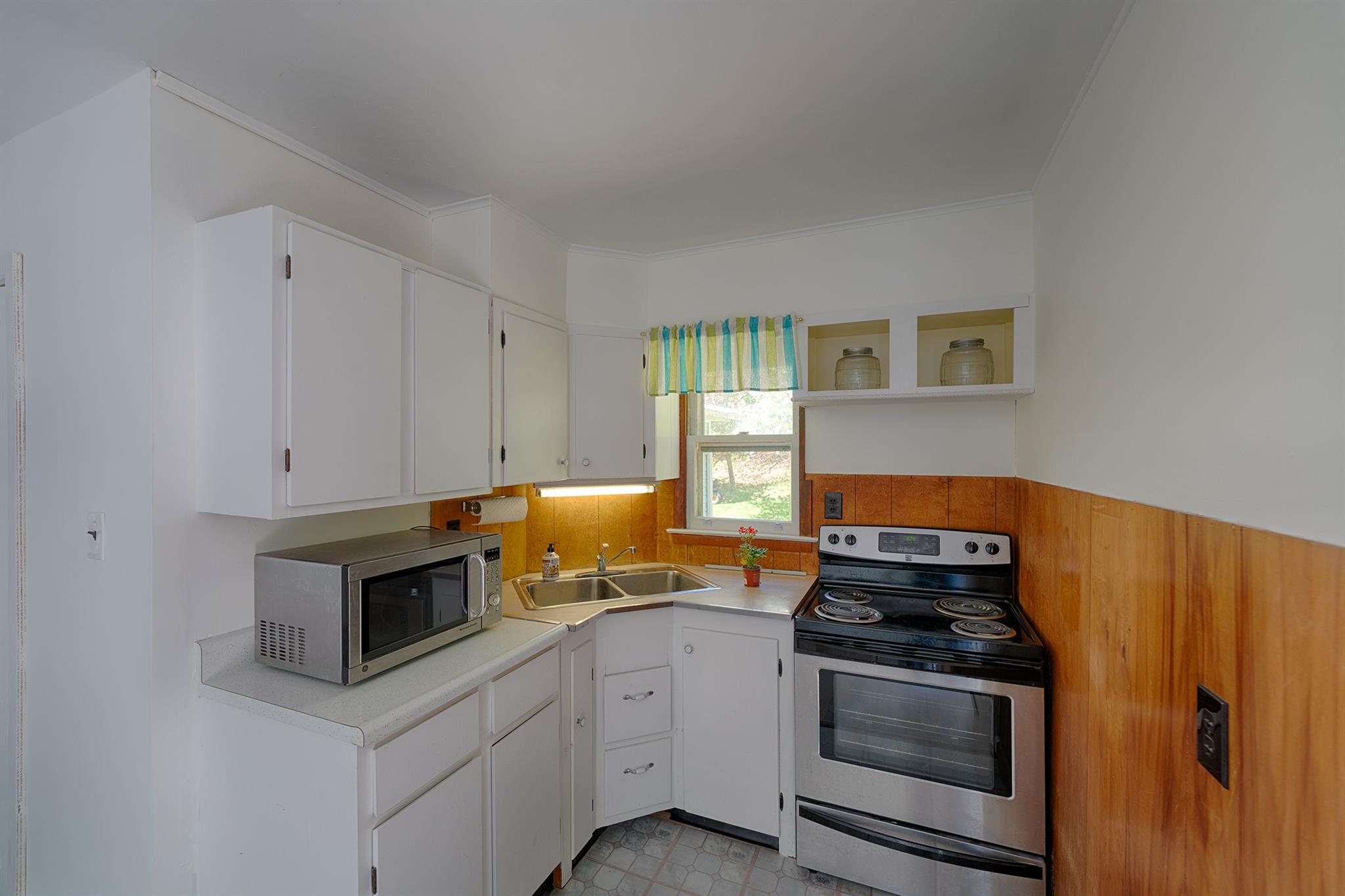 Hyde Park, New York 12538, United States, 1 Bedroom Bedrooms, ,1 BathroomBathrooms,Residential,Active,130266