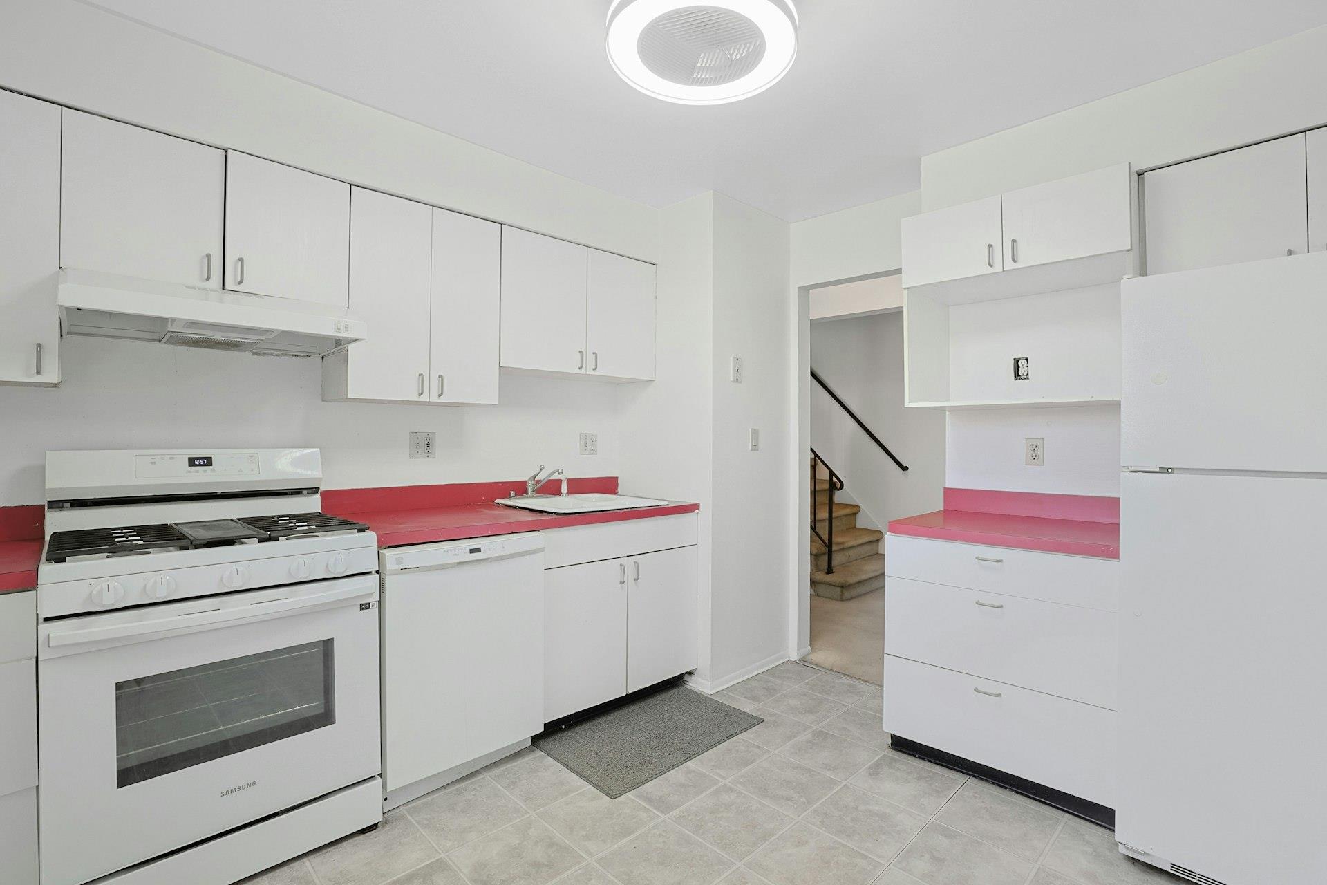 15H Blue Hill Commons Dr #H, Orangeburg, New York image 7