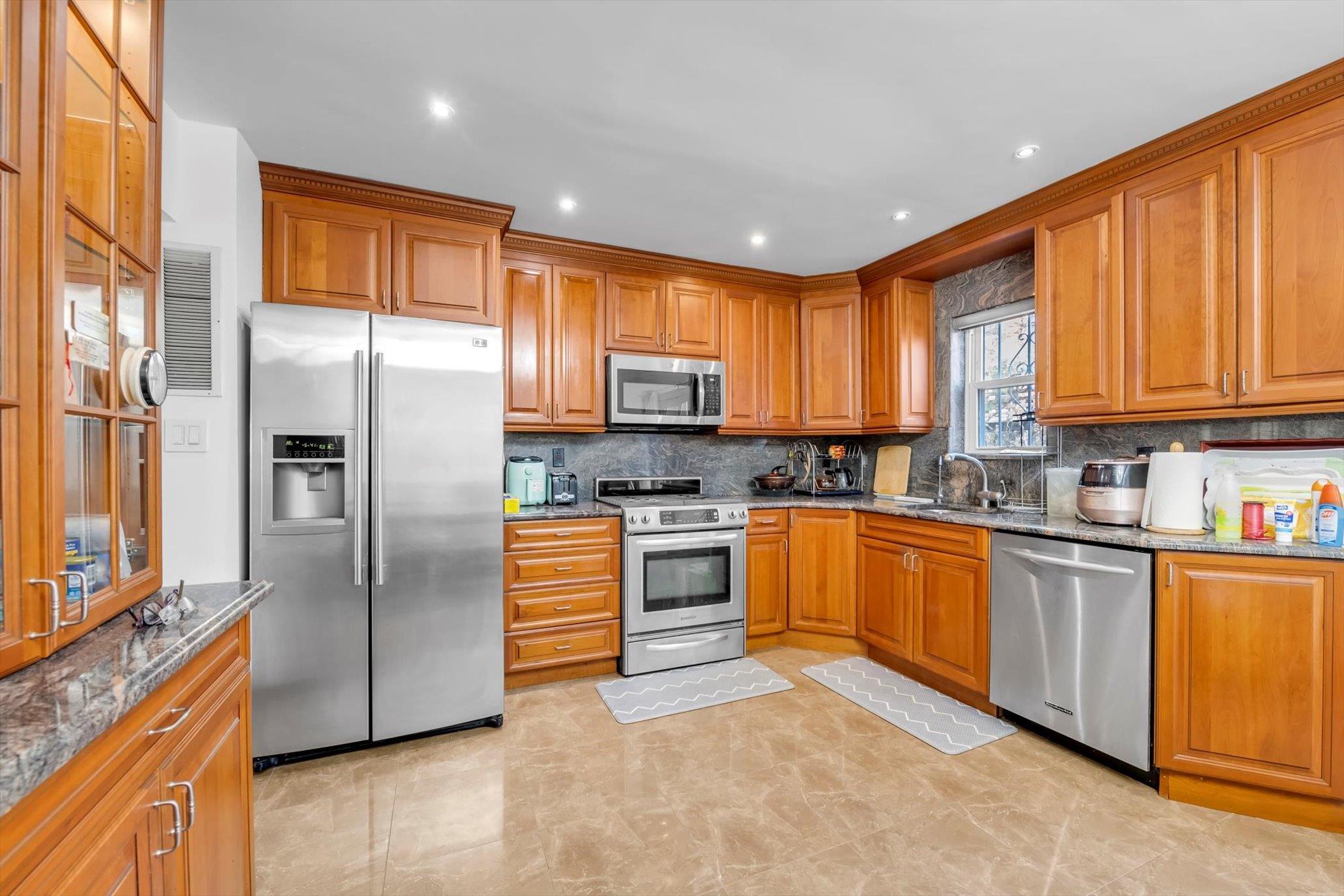 239-47 65th Avenue, Little Neck, New York image 5