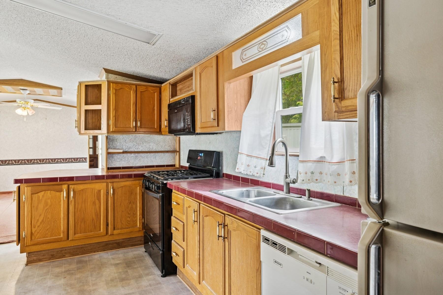 105 Oakview Highway 148