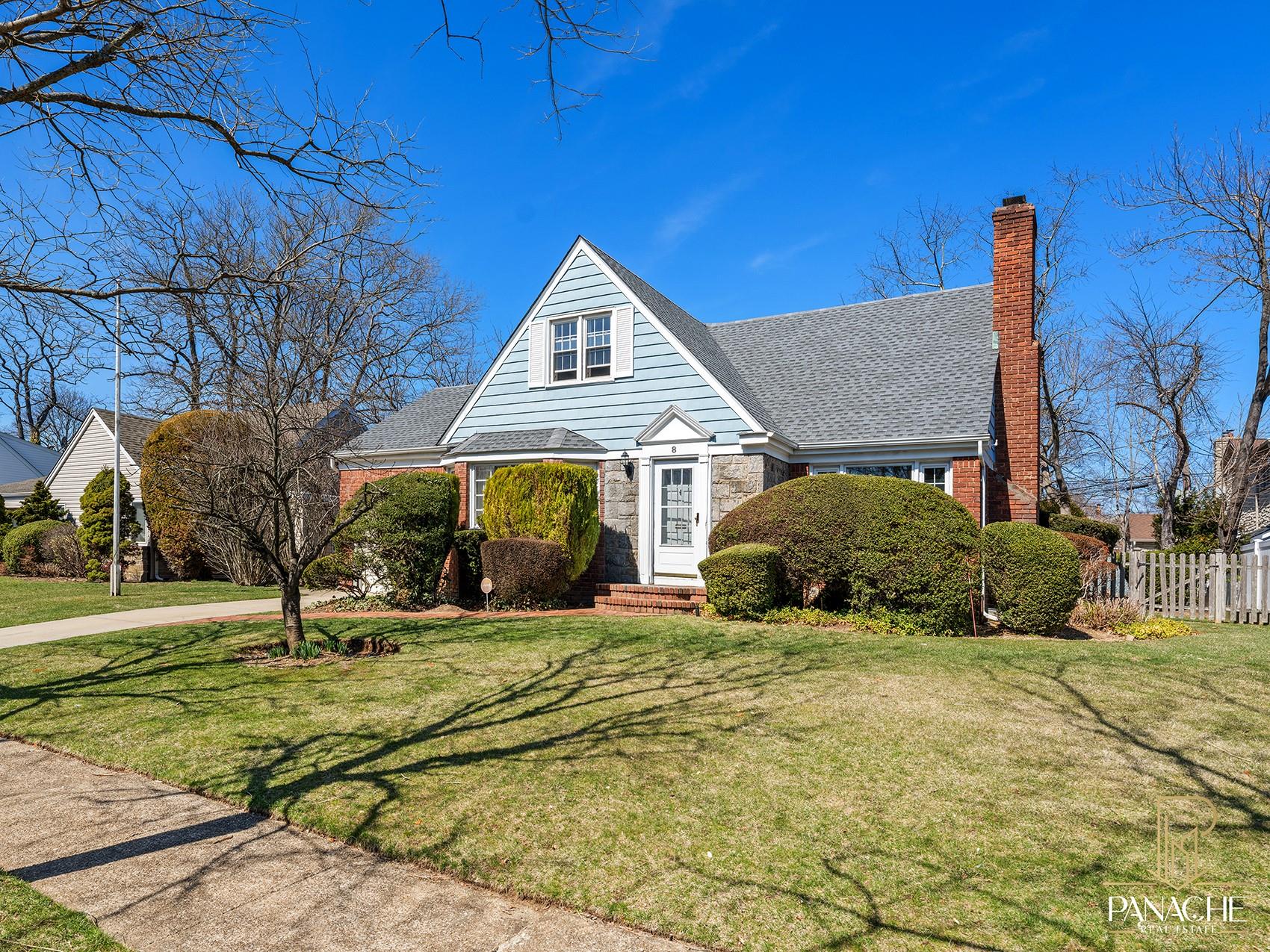 8 Milburn Court, Freeport, New York image 1