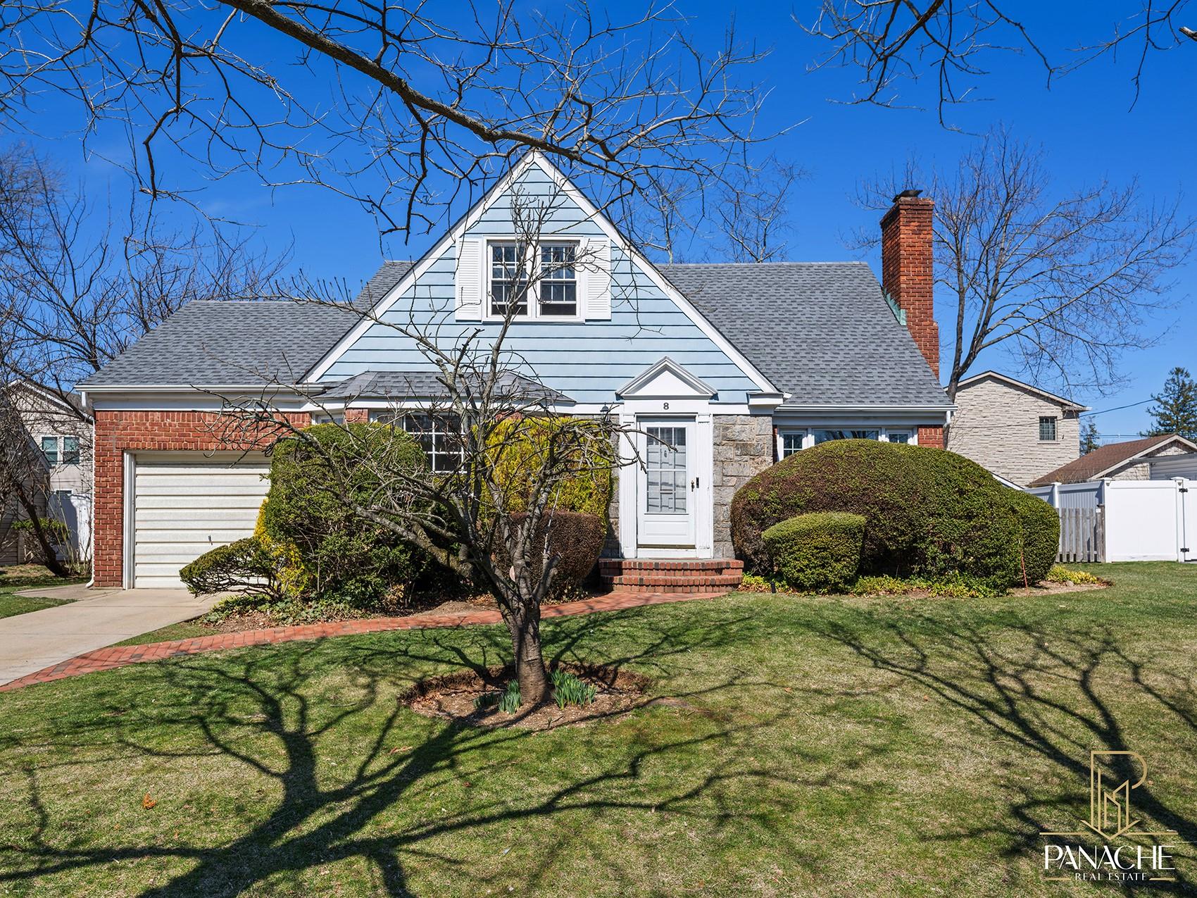 8 Milburn Court, Freeport, New York image 2