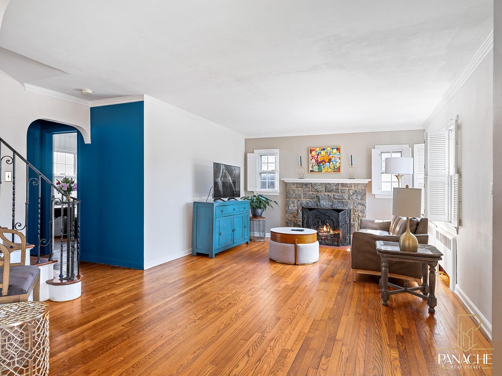 8 Milburn Court, Freeport, New York image 3