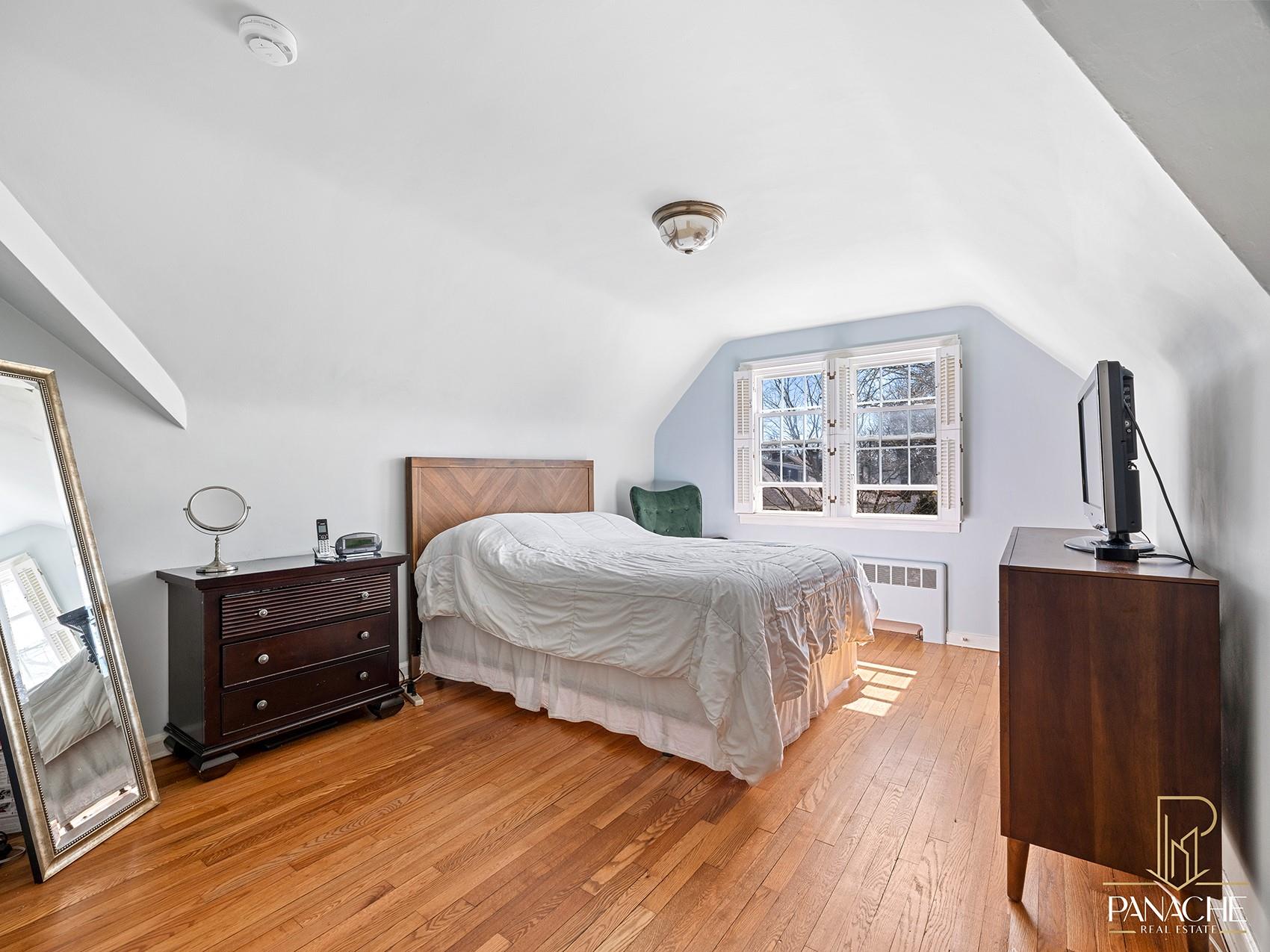 8 Milburn Court, Freeport, New York image 11