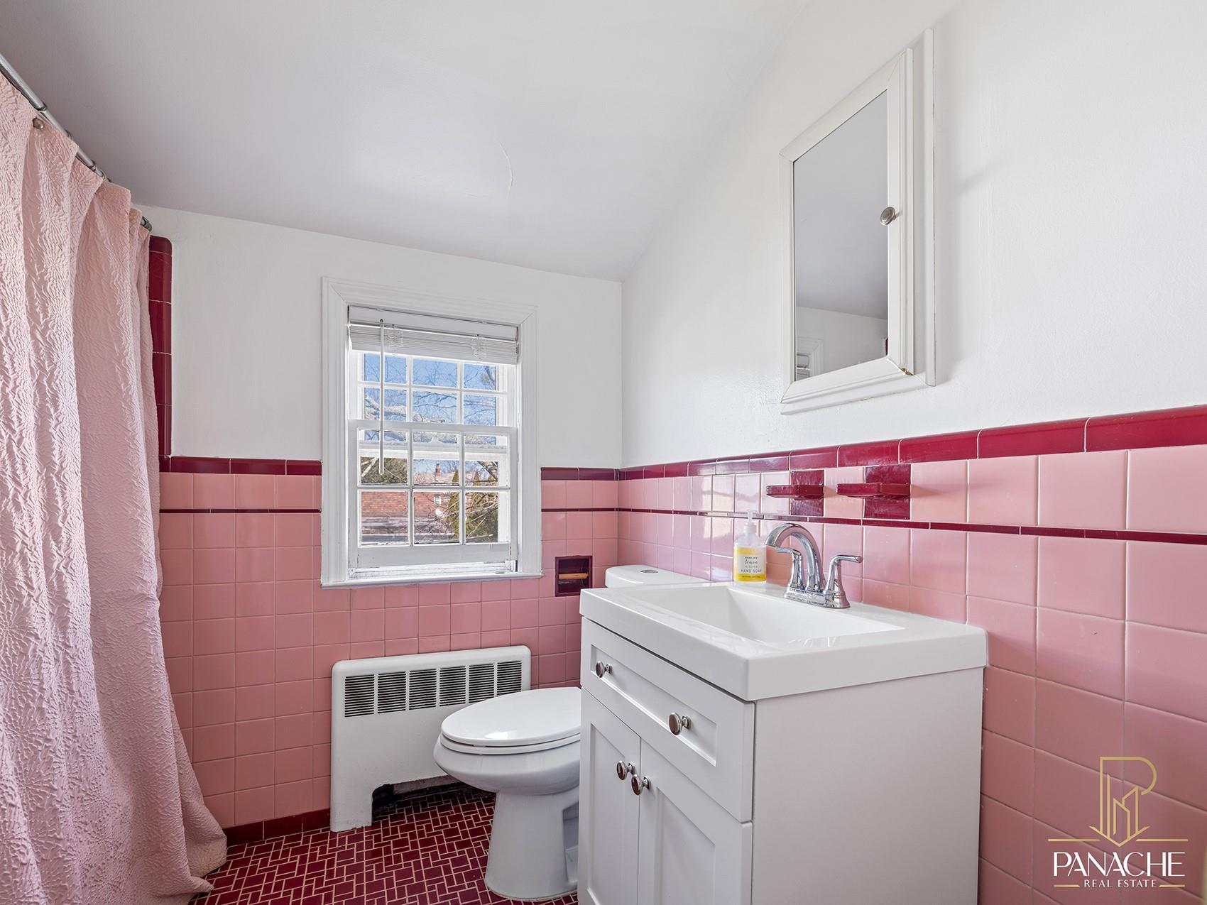8 Milburn Court, Freeport, New York image 13