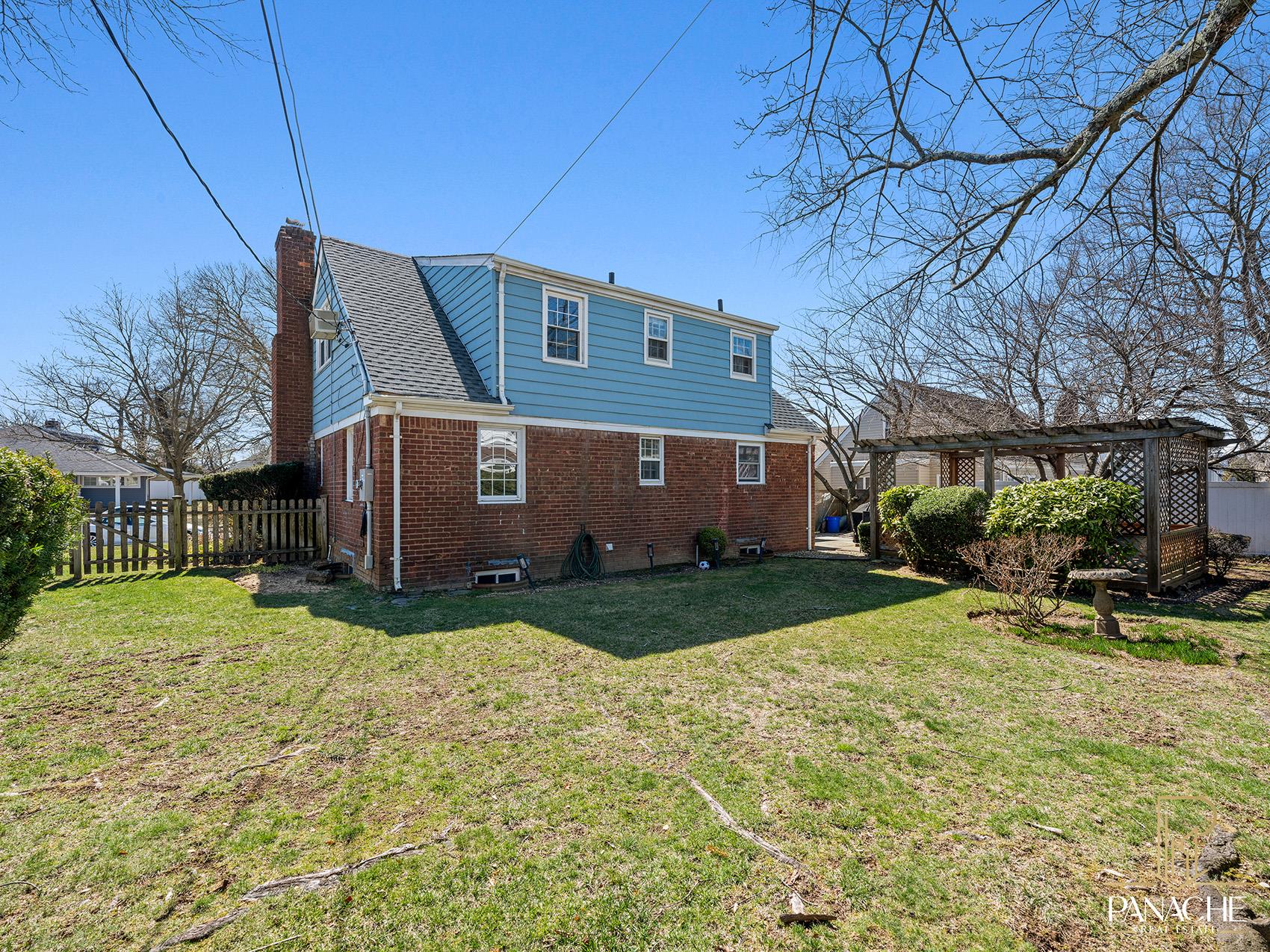 8 Milburn Court, Freeport, New York image 16