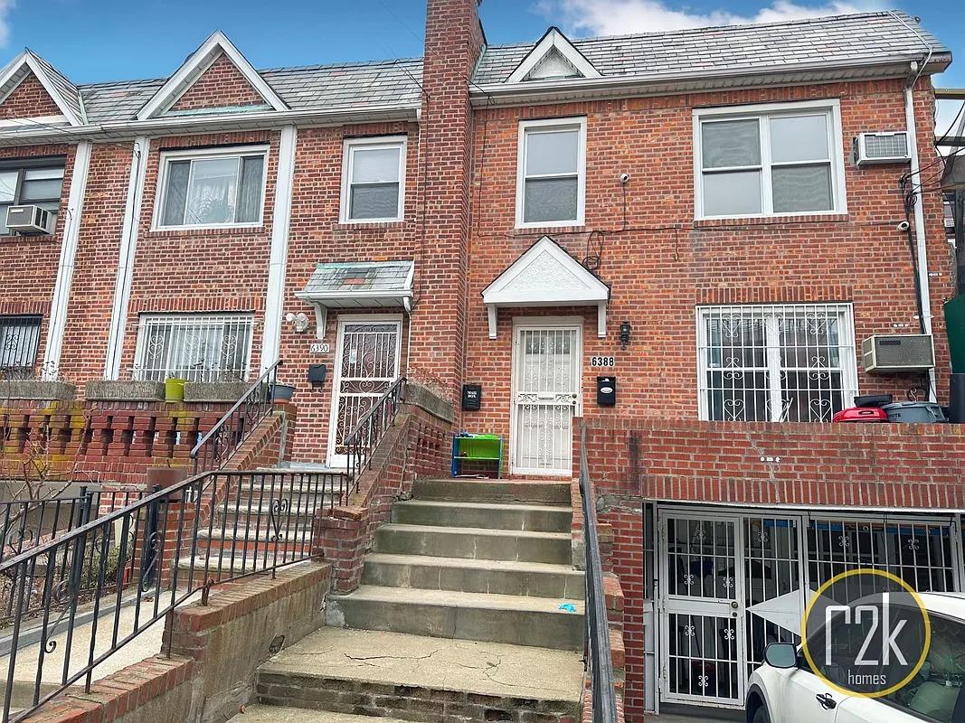 Wetherole Street, Flushing, Queens, NY - 5 Bedrooms  
3 Bathrooms - 