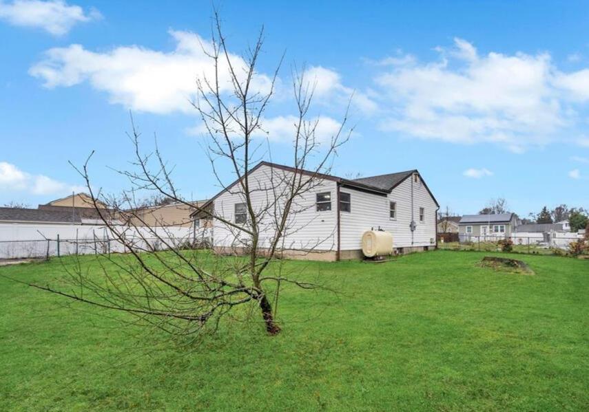 246 15th Street, West Babylon, New York image 1