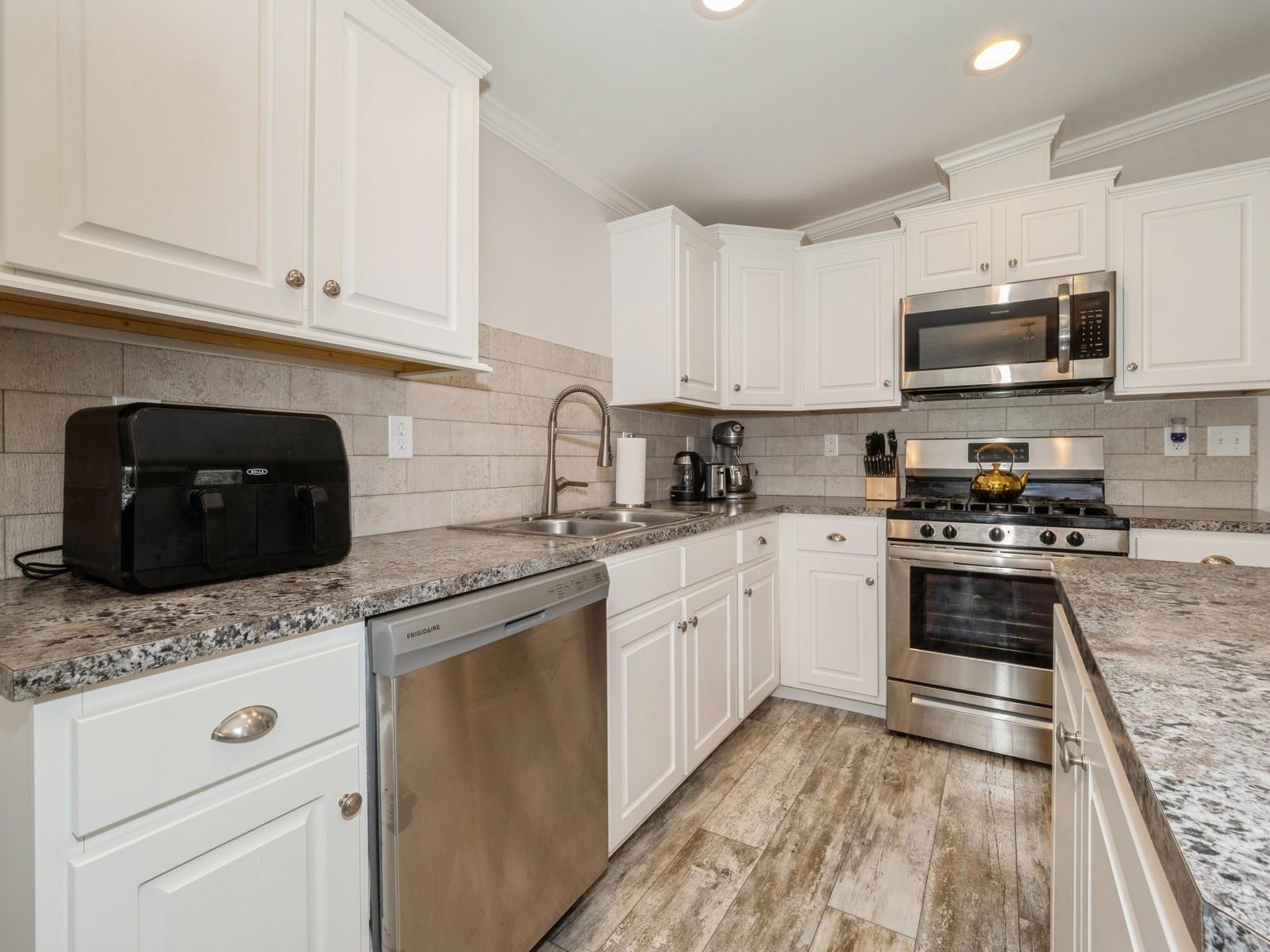 11 Orlando Drive, Poughkeepsie, New York image 23