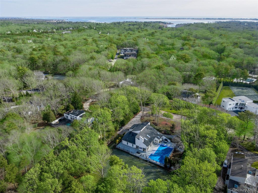 Photo of 7 Midhampton Court, Quogue, NY 11959 (MLS # 943661)