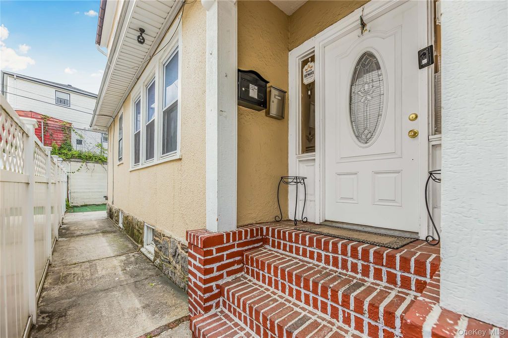 Photo of 69 Dell Avenue, Mount Vernon, NY 10553 (MLS # 1003650)
