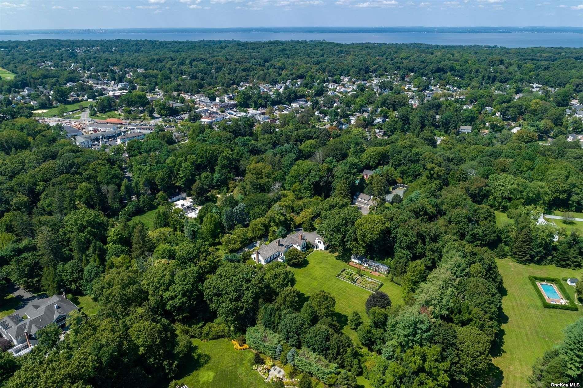 40 Piping Rock Road, Locust Valley, New York image 33