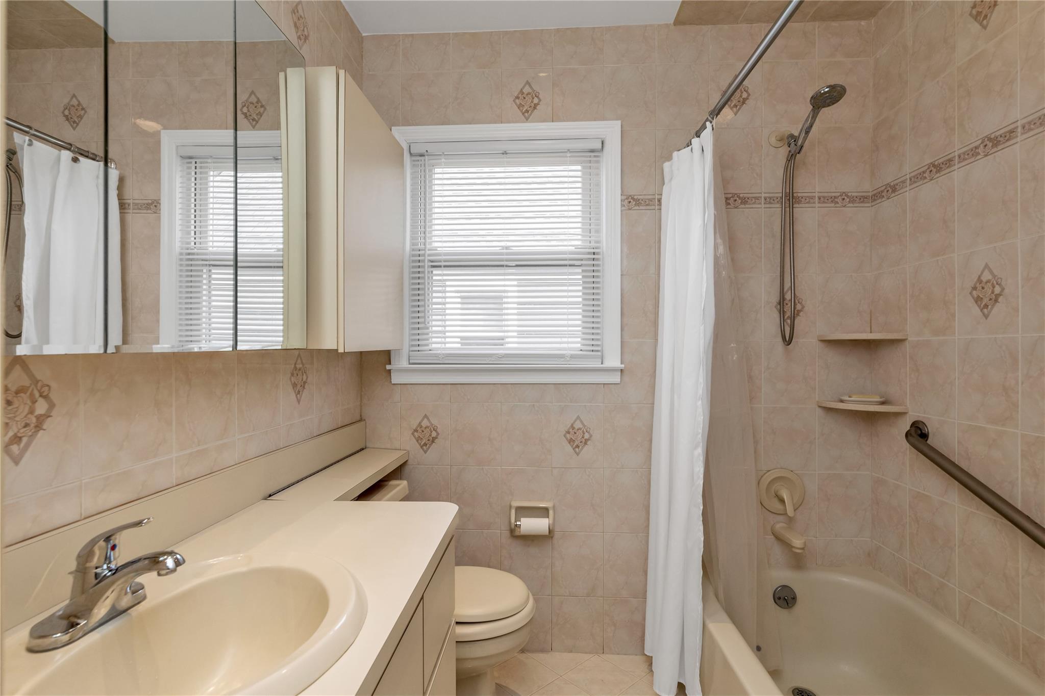 532 Stratford Road, South Hempstead, New York image 8