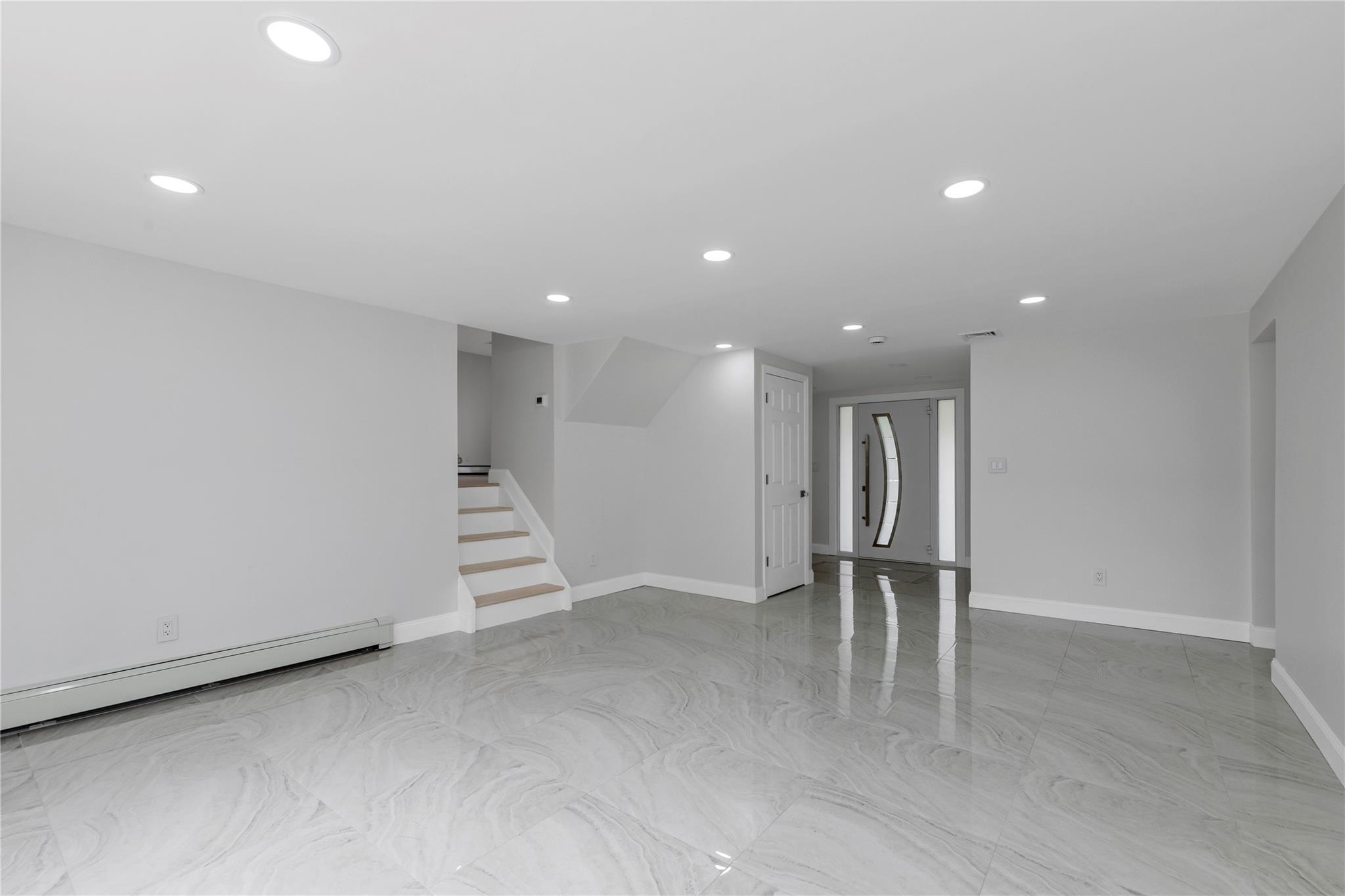 7 Suzanne Lane, Bethpage, New York image 18