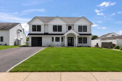 Photo of 119 Sprucewood DR, Levittown, NY 11756 (MLS # 1010535)