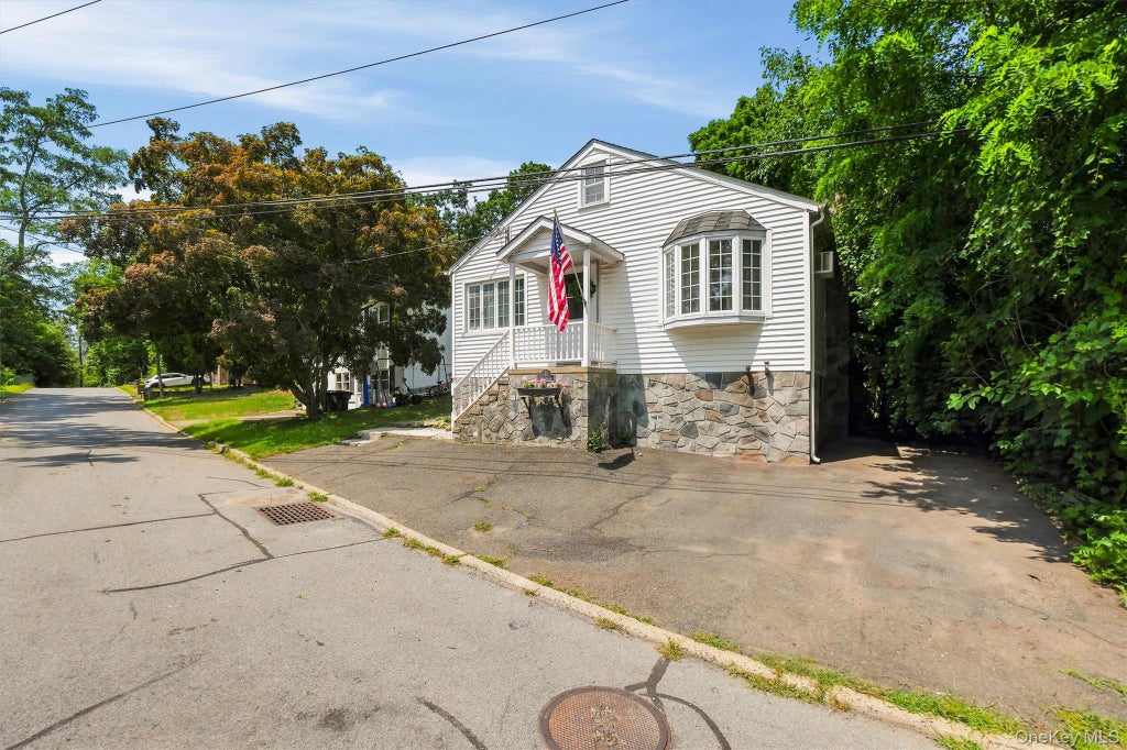 Photo of 6 Cherry Street, Fort Montgomery, NY 10922 (MLS # 1033075)