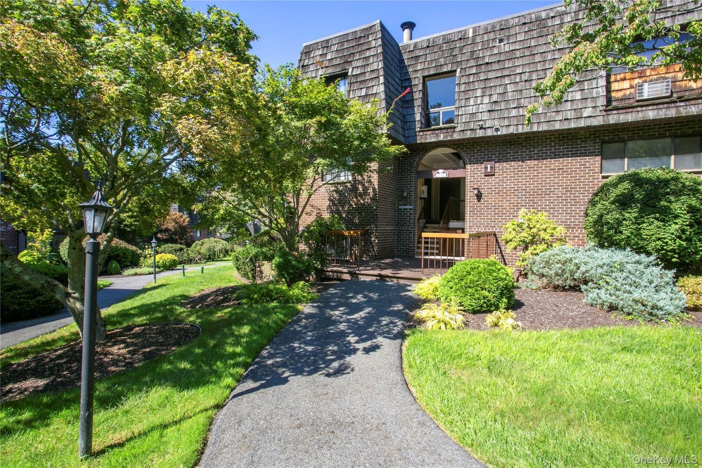 Photo of 1 Briarcliff Drive S #4, Ossining, NY 10562 (MLS # 1047960)