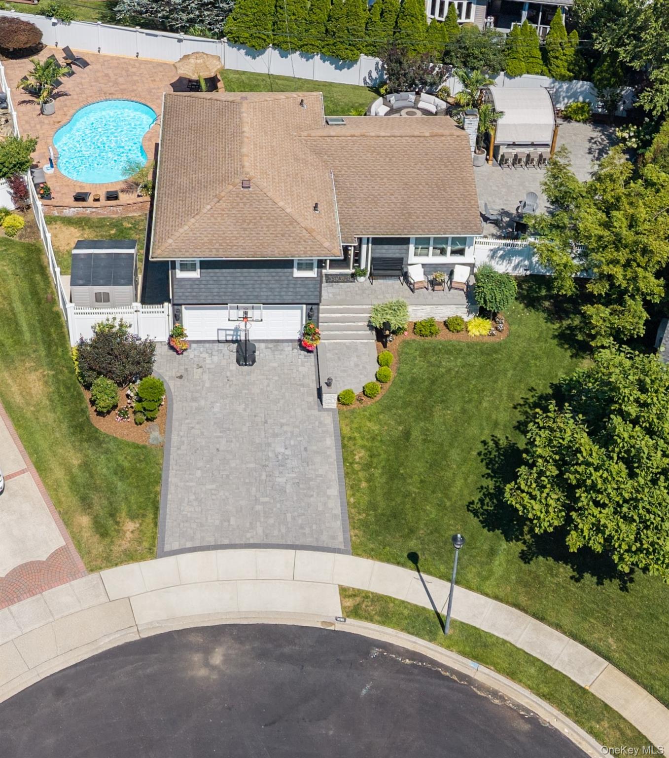 3765 Lynn Lane