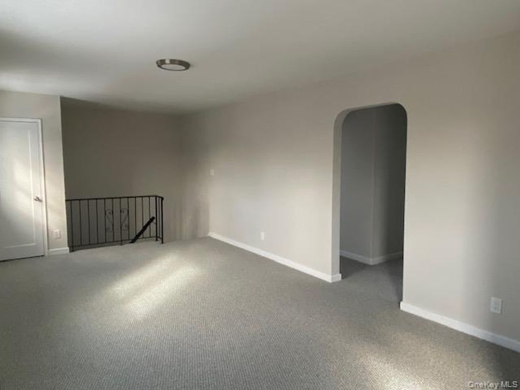 Photo of 73-33 255th St #G-2, Glen Oaks, NY 11004 (MLS # 969899)