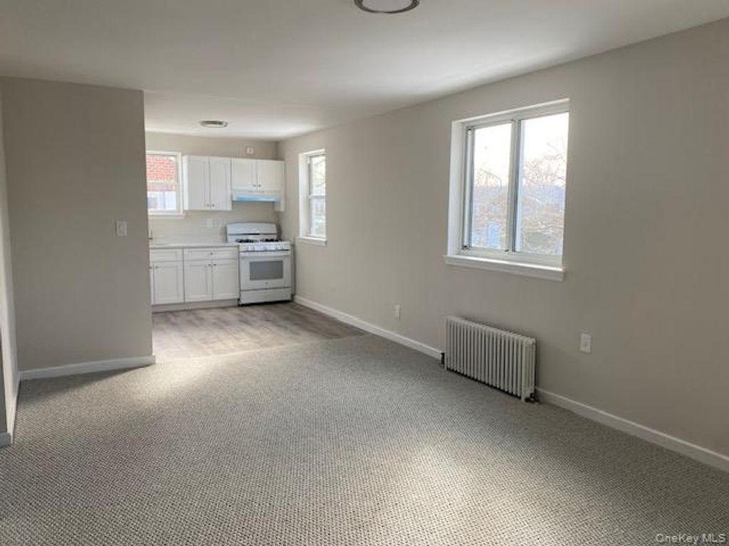 Photo of 73-33 255th St #G-2, Glen Oaks, NY 11004 (MLS # 969899)