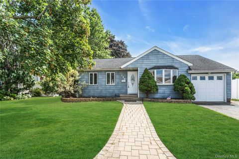 344 N Hickory Street Massapequa NY 11758