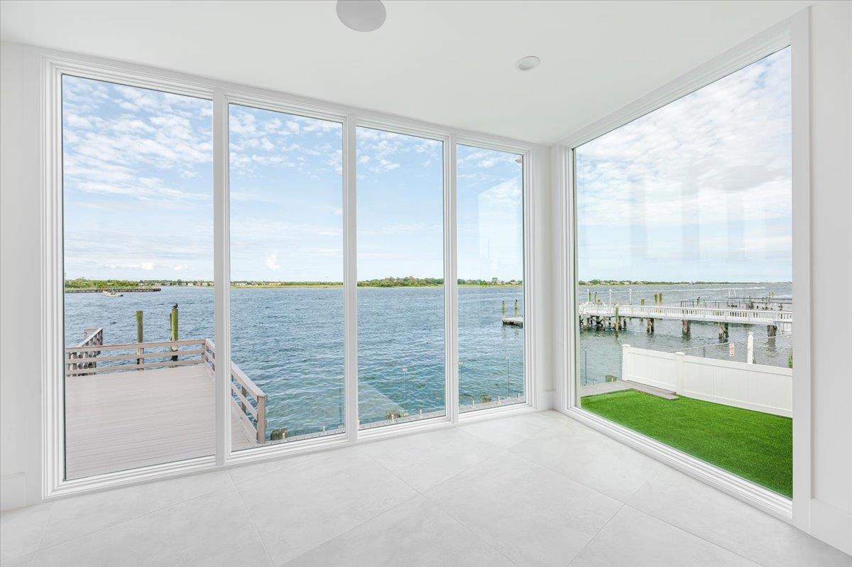 Atlantic Beach, New York 11509, United States, 7 Bedrooms Bedrooms, ,7 BathroomsBathrooms,Residential,Active,107345