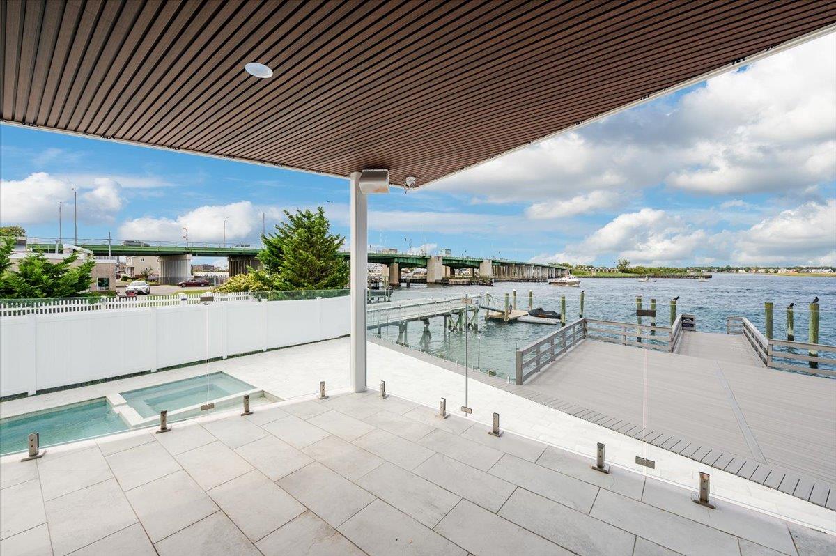 Atlantic Beach, New York 11509, United States, 7 Bedrooms Bedrooms, ,7 BathroomsBathrooms,Residential,Active,107345