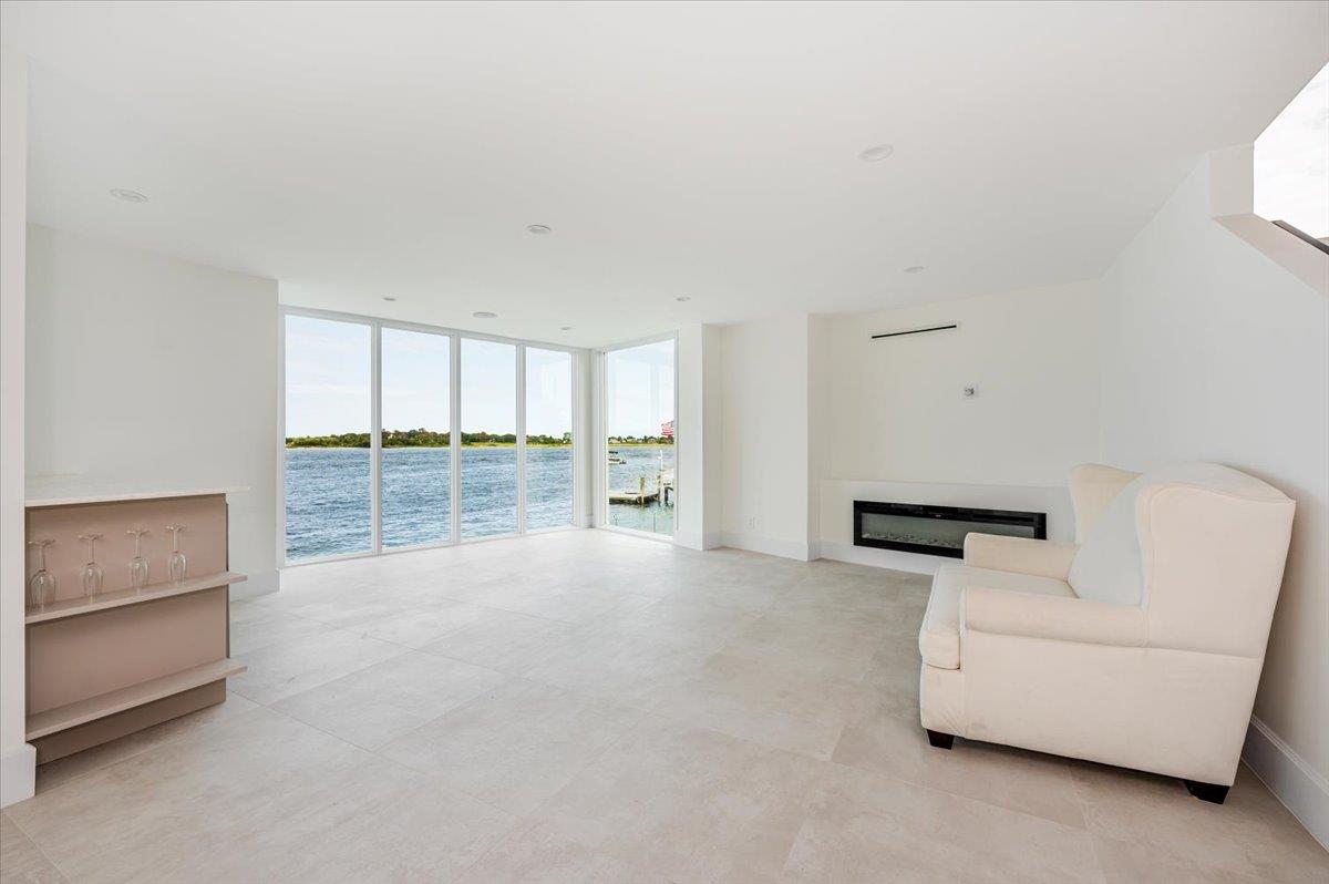 Atlantic Beach, New York 11509, United States, 7 Bedrooms Bedrooms, ,7 BathroomsBathrooms,Residential,Active,107345