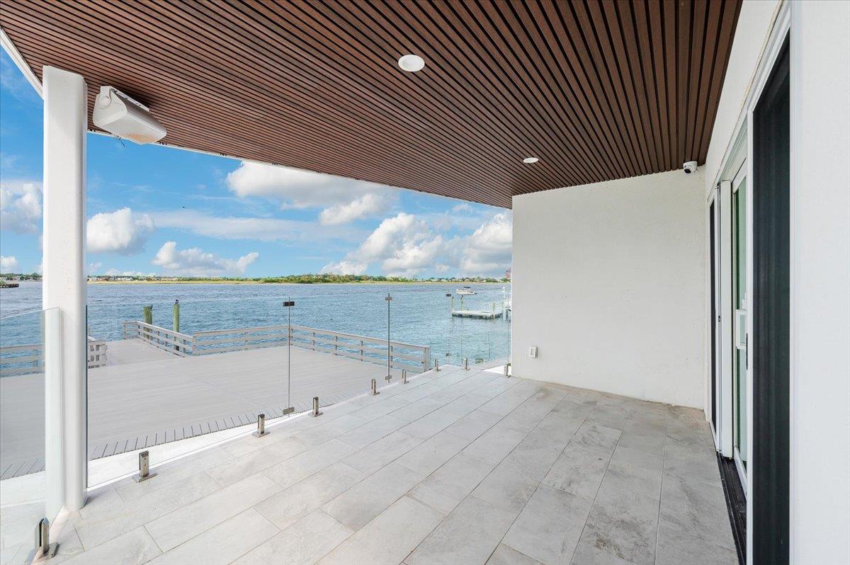 Atlantic Beach, New York 11509, United States, 7 Bedrooms Bedrooms, ,7 BathroomsBathrooms,Residential,Active,107345