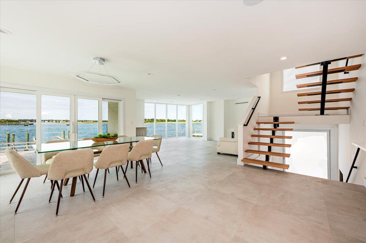 Atlantic Beach, New York 11509, United States, 7 Bedrooms Bedrooms, ,7 BathroomsBathrooms,Residential,Active,107345