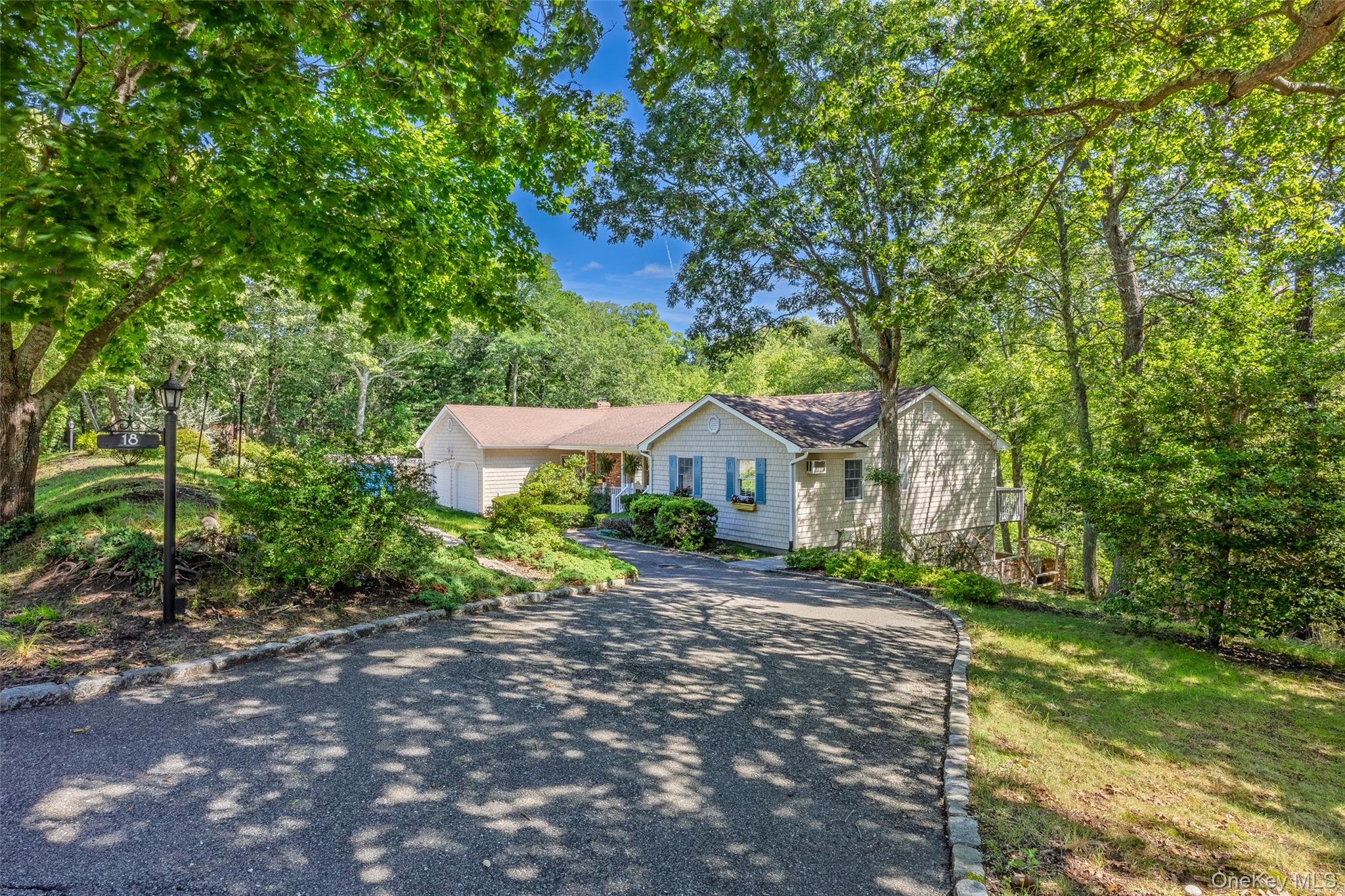 18 Beaver Lane W