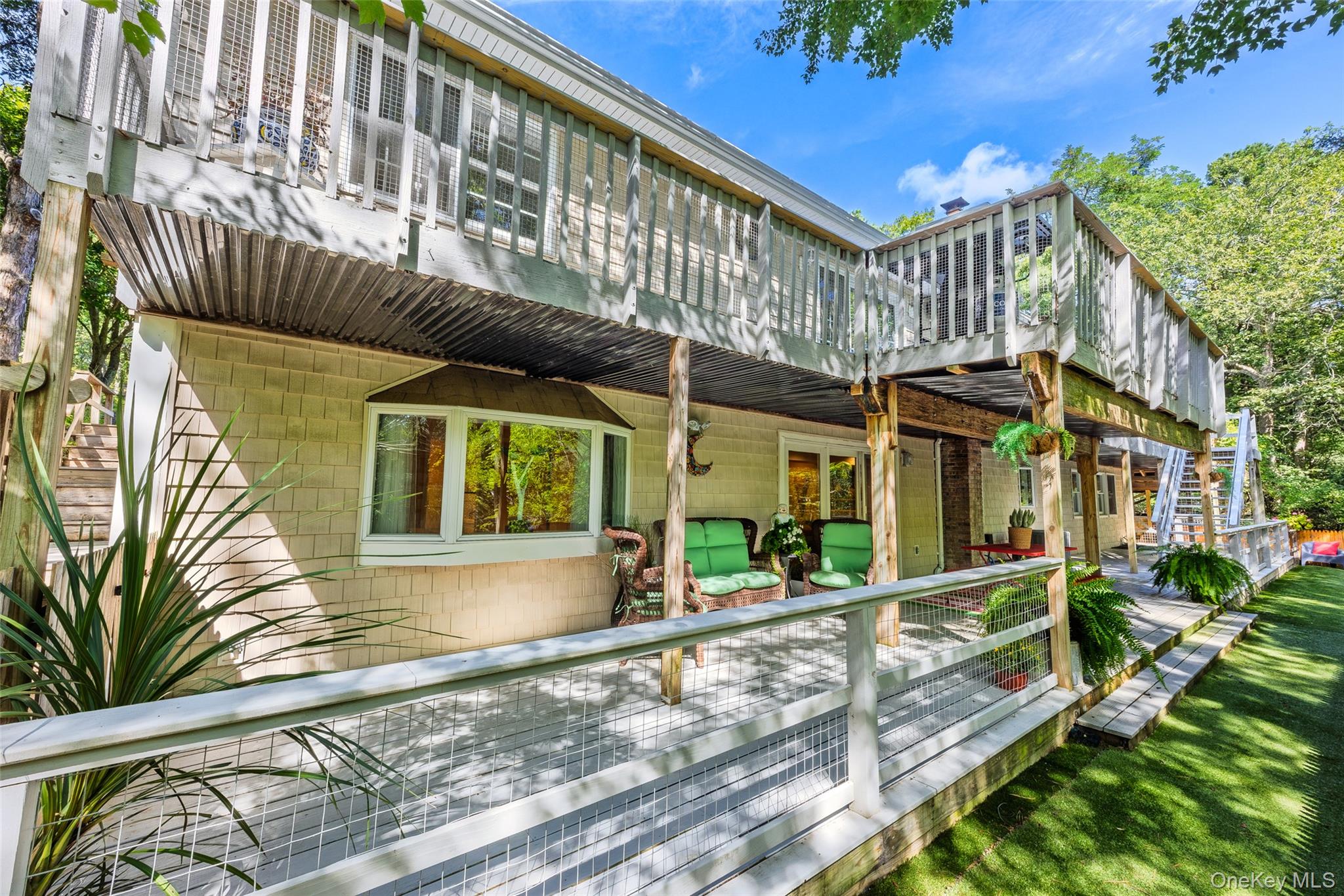 18 Beaver Lane W