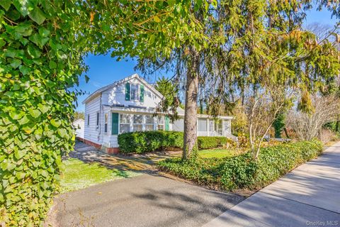 Homes For Sale - 403 Middle Road<br/> Bayport, NY 11705