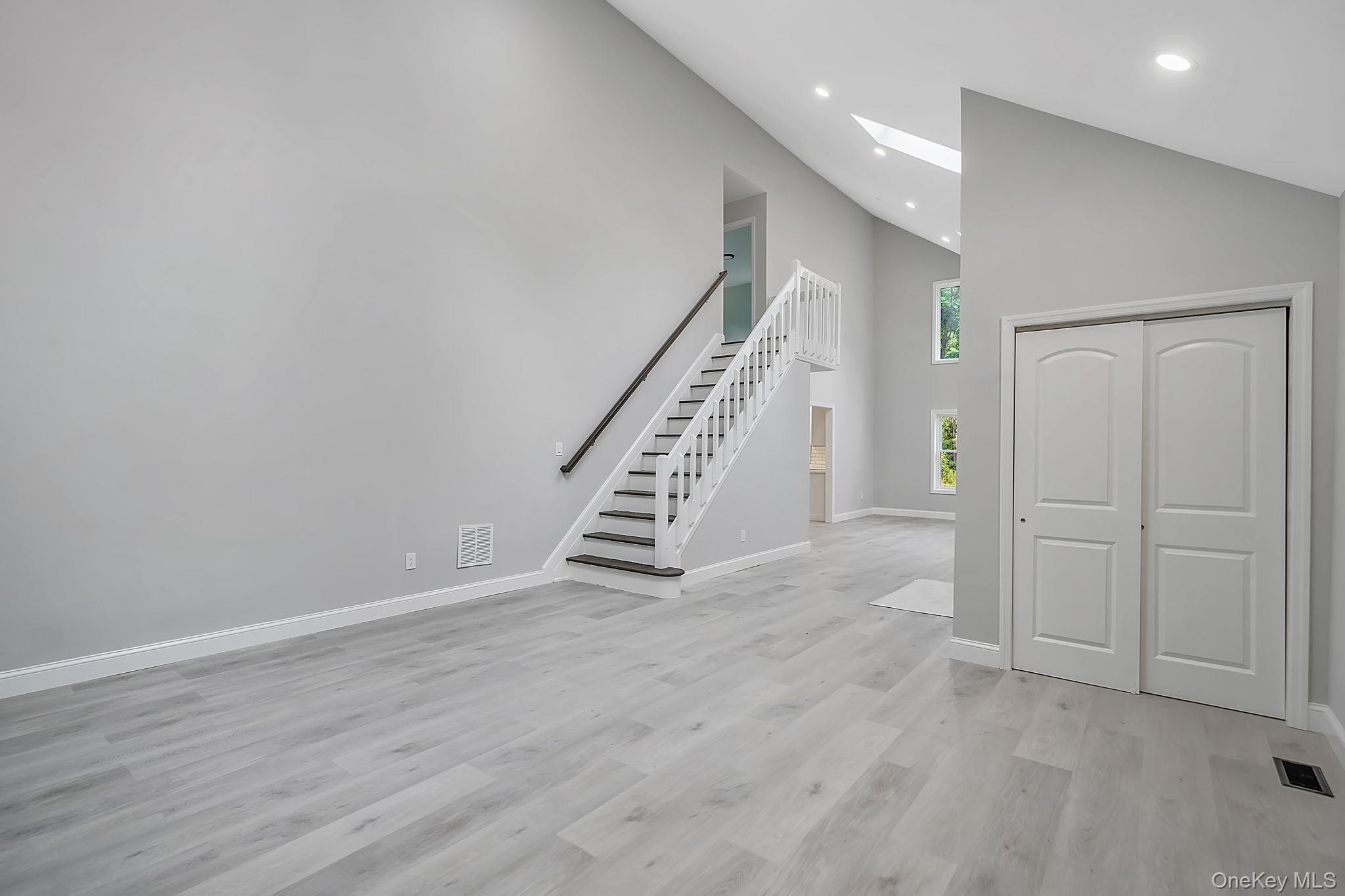 3 Cozine Road S