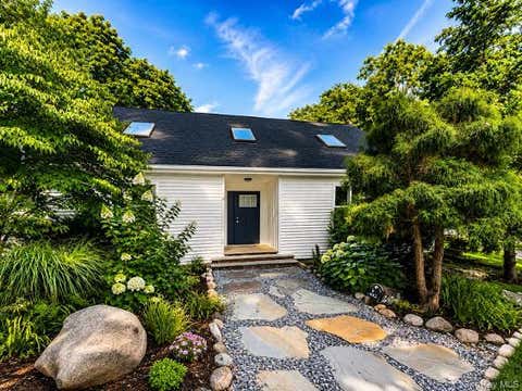 Photo of 3 Cozine Road S, Center Moriches, NY 11934 (MLS # 1027865)
