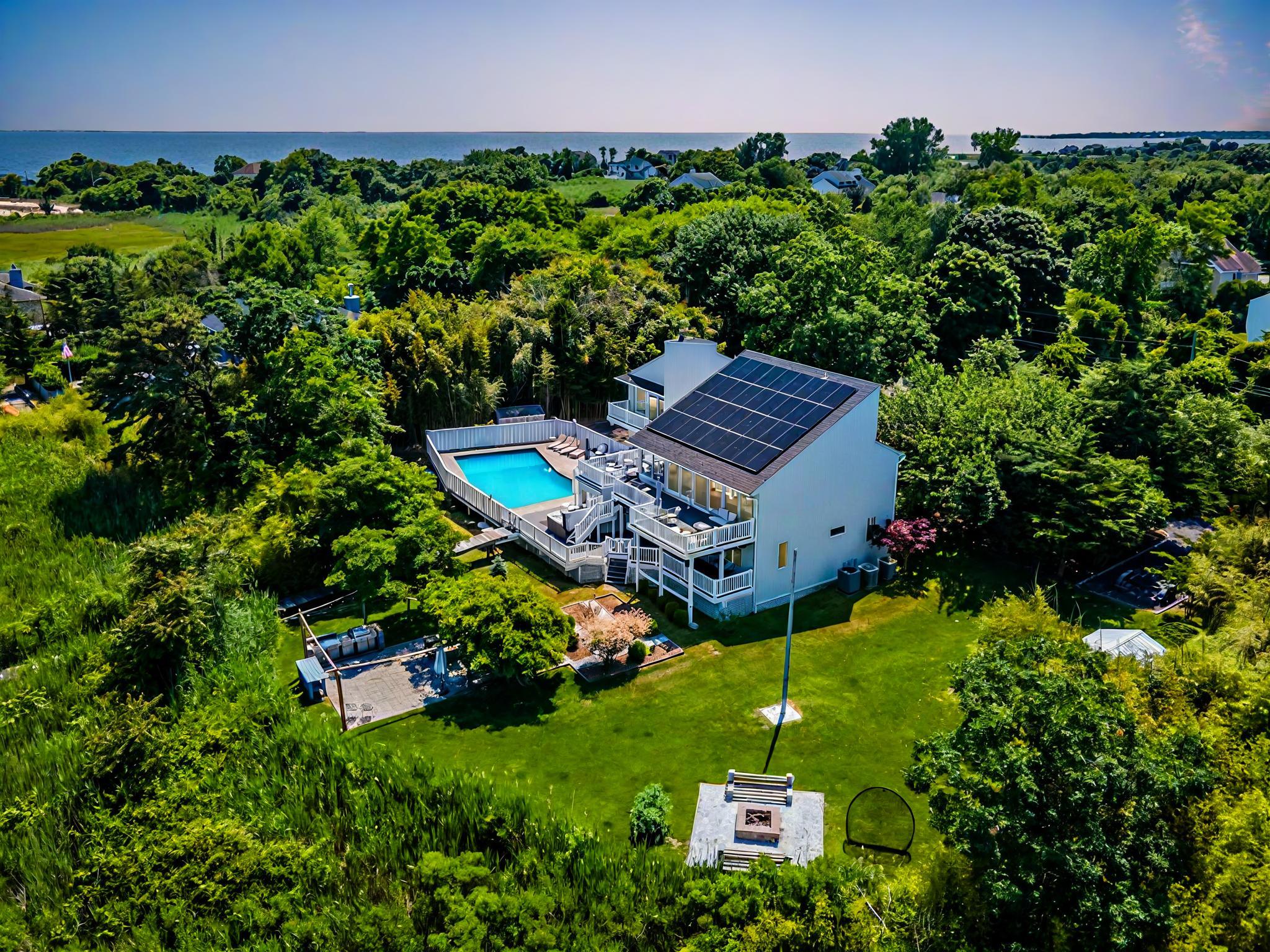 333 Roe Avenue, East Patchogue, New York image 3