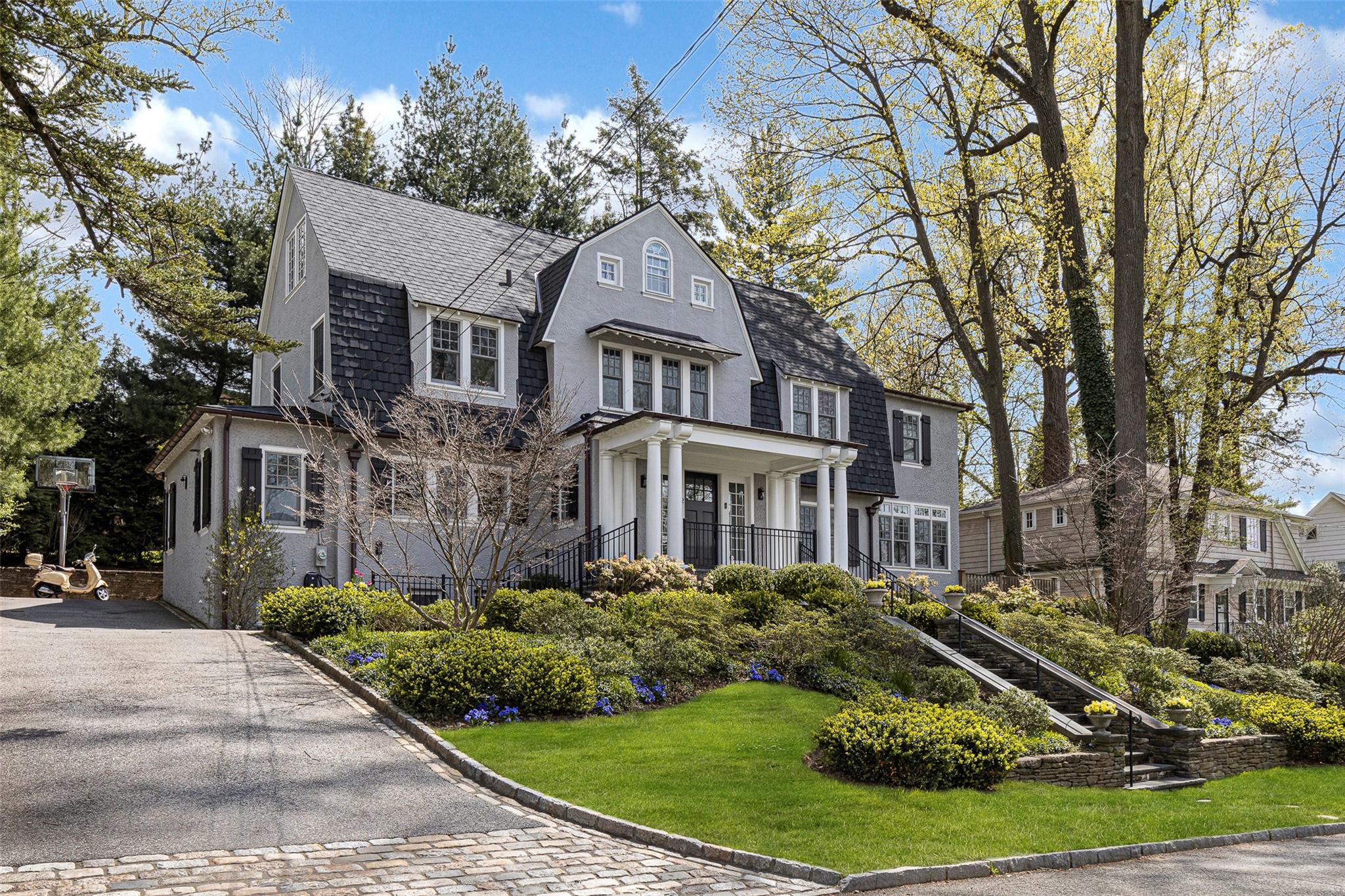 52 Summit Avenue, Bronxville, New York image 2