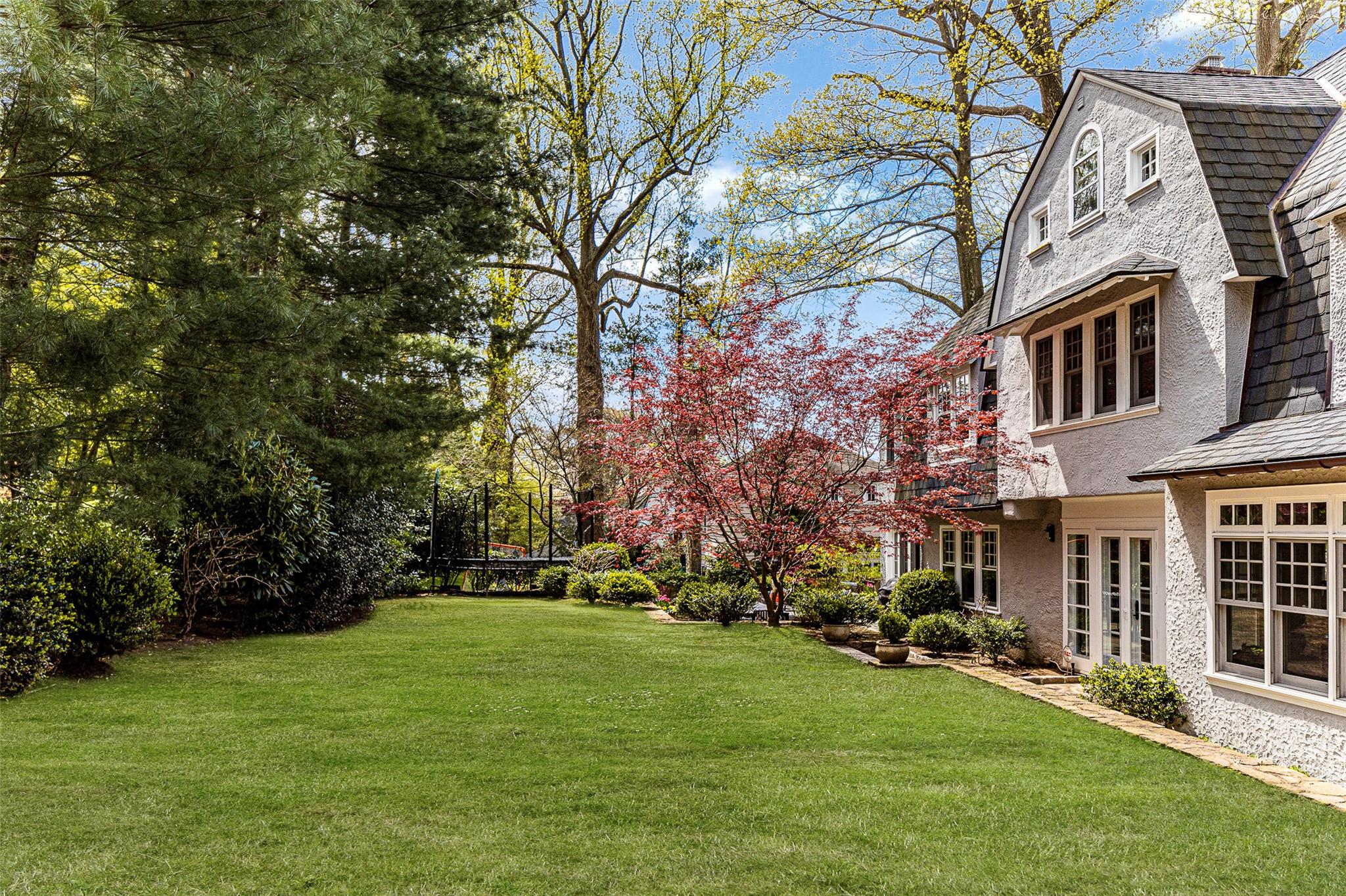 52 Summit Avenue, Bronxville, New York image 5