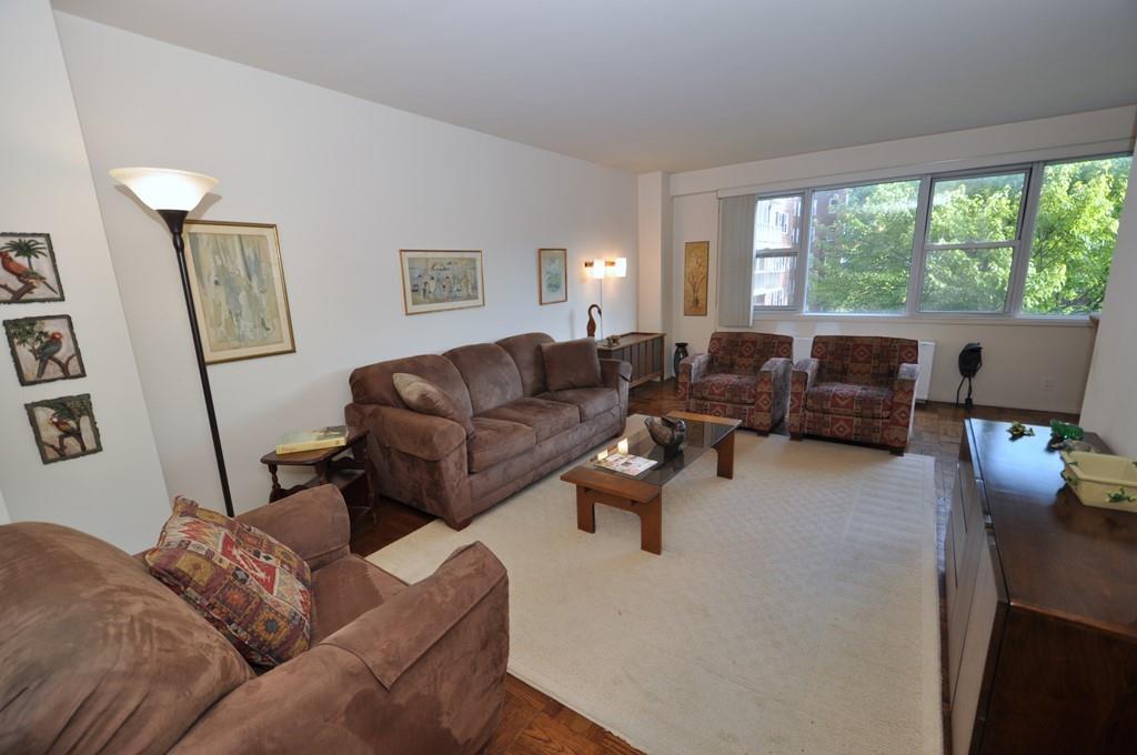 Scarsdale, New York 10583, United States, 3 Bedrooms Bedrooms, ,2 BathroomsBathrooms,Residential,Active,21587