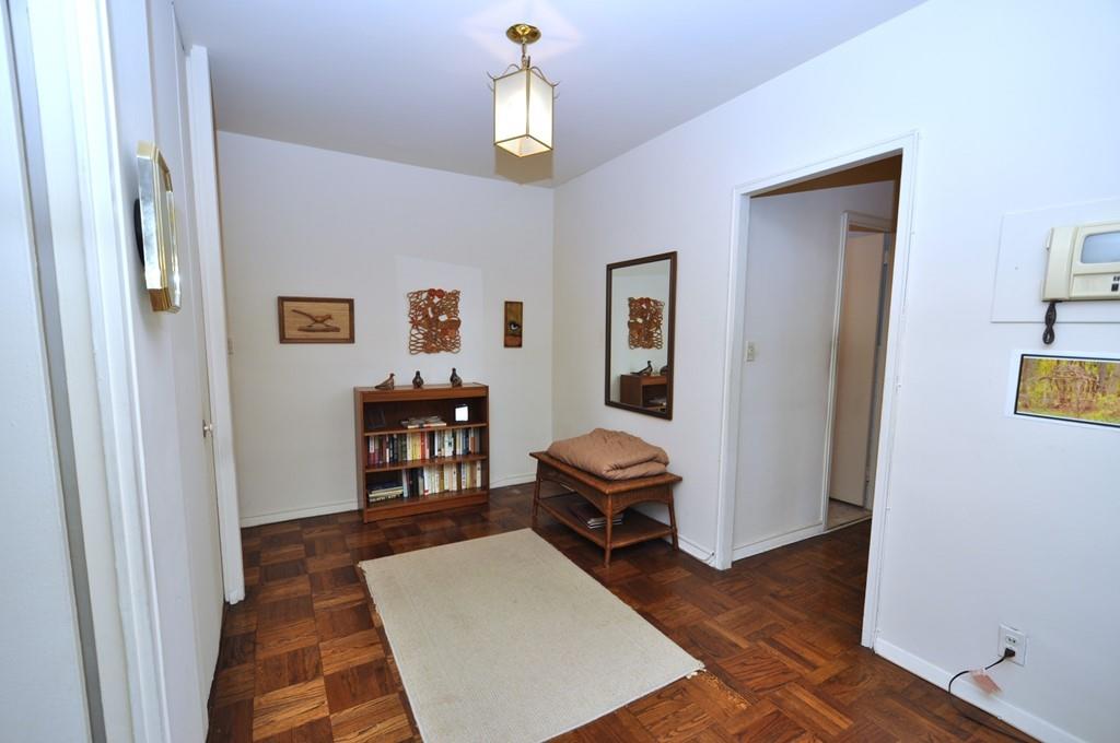Scarsdale, New York 10583, United States, 3 Bedrooms Bedrooms, ,2 BathroomsBathrooms,Residential,Active,21587