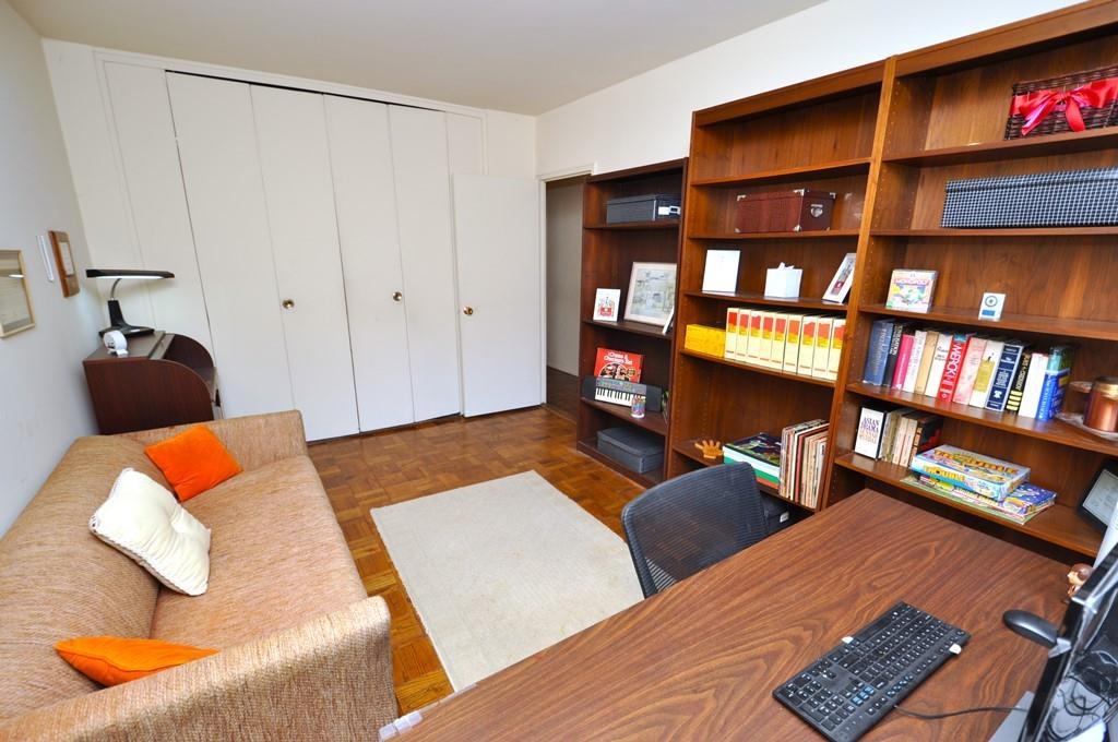 Scarsdale, New York 10583, United States, 3 Bedrooms Bedrooms, ,2 BathroomsBathrooms,Residential,Active,21587