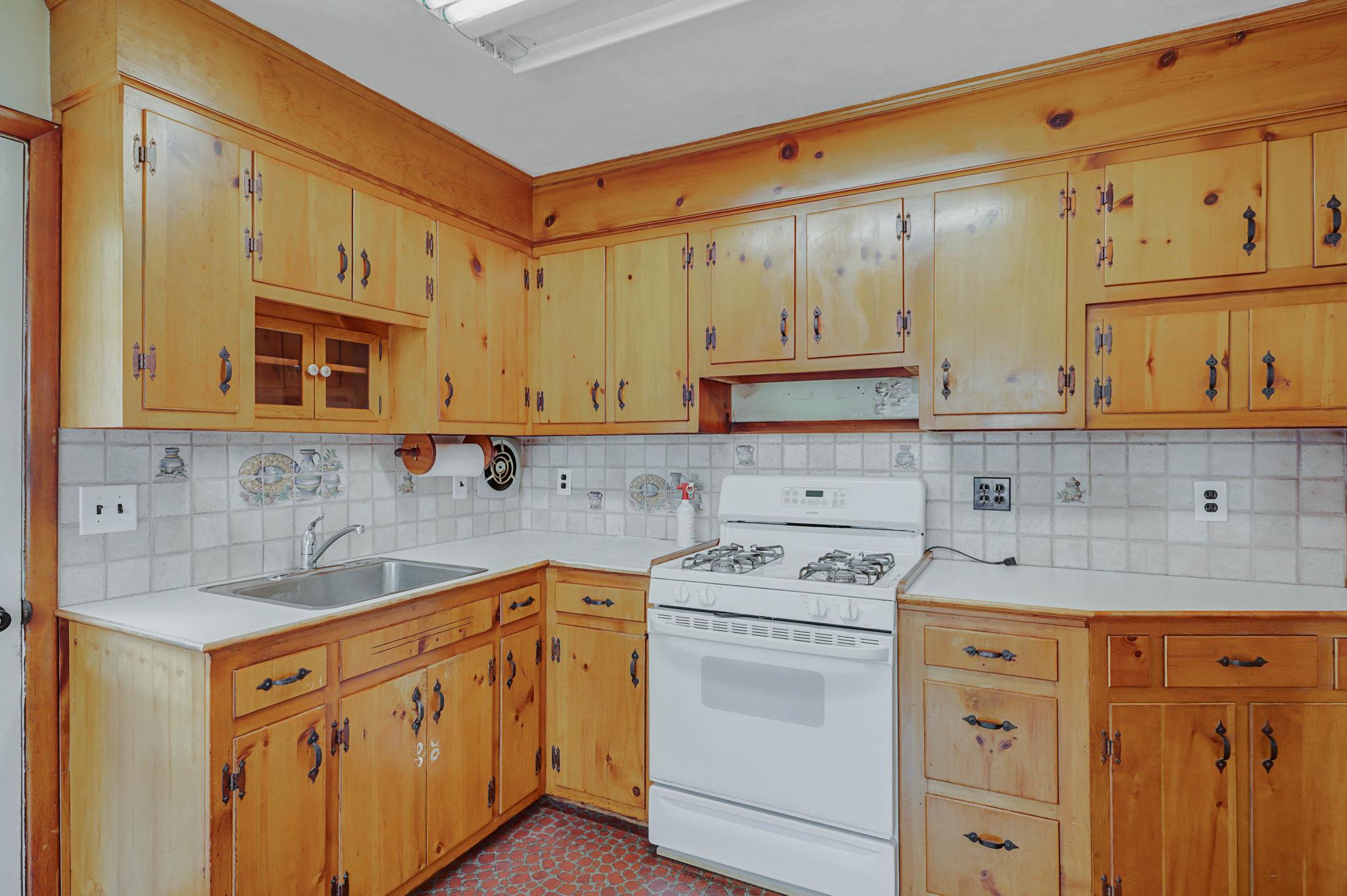 170 Taft Crescent, Centerport, New York image 14