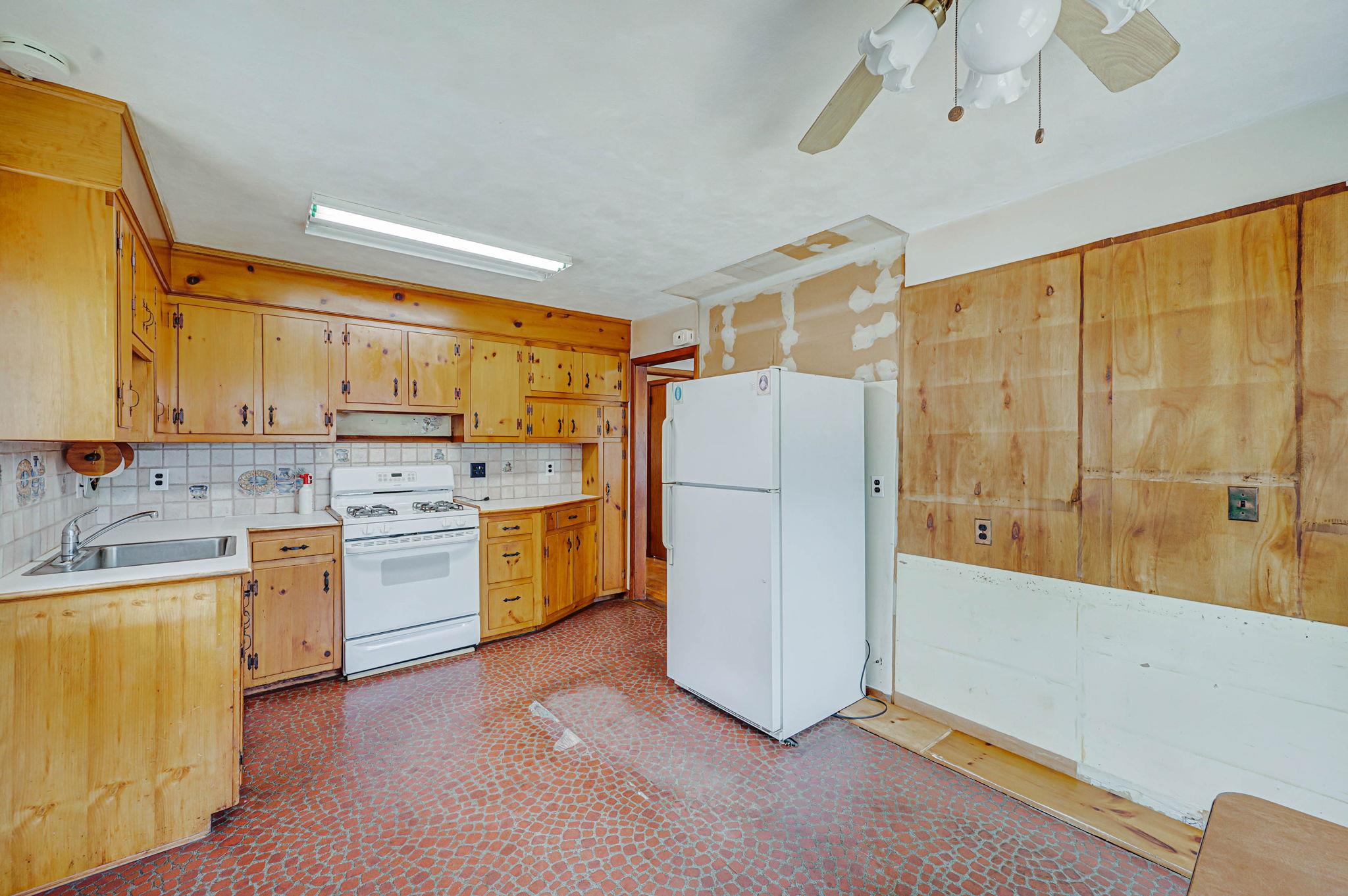 170 Taft Crescent, Centerport, New York image 13