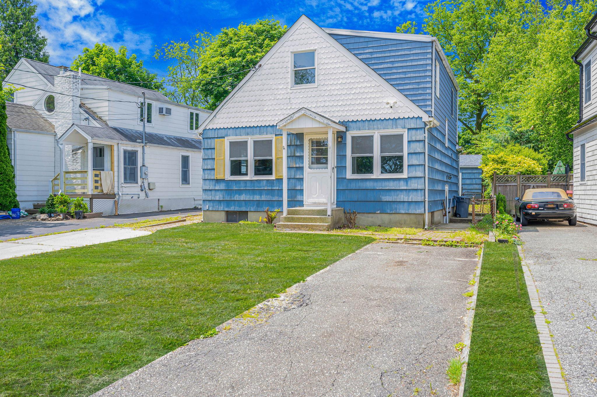 170 Taft Crescent, Centerport, New York image 4