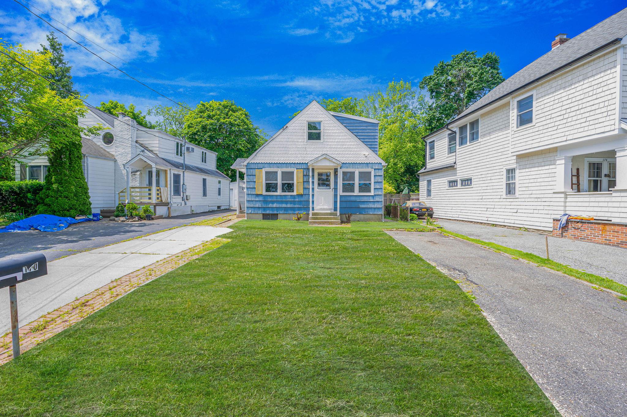 170 Taft Crescent, Centerport, New York image 3