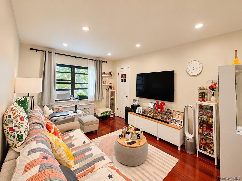Photo of 14742 72nd Avenue #191B, Flushing, NY 11367 (MLS # 1058183)
