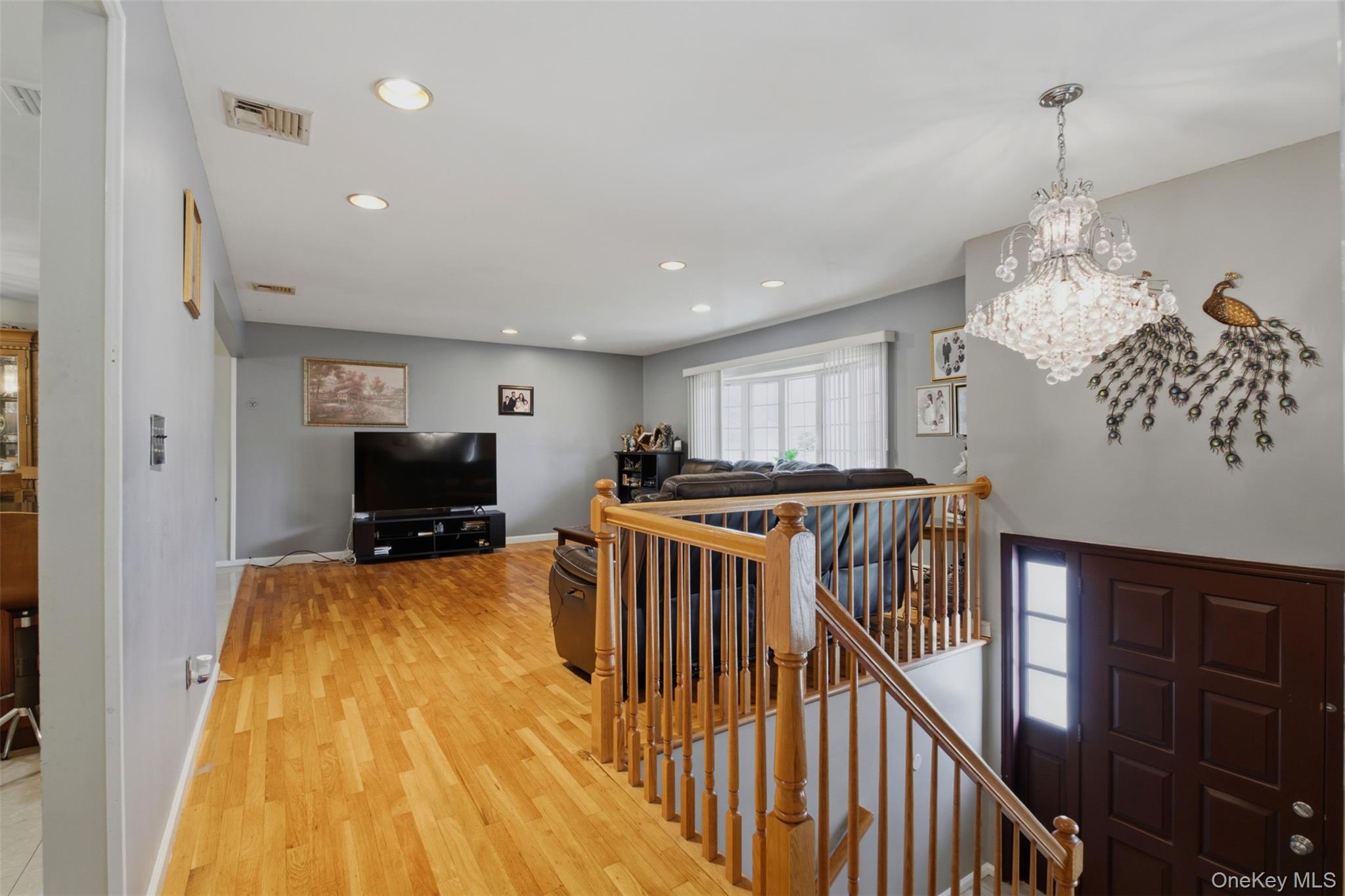 30 S Lilburn Drive