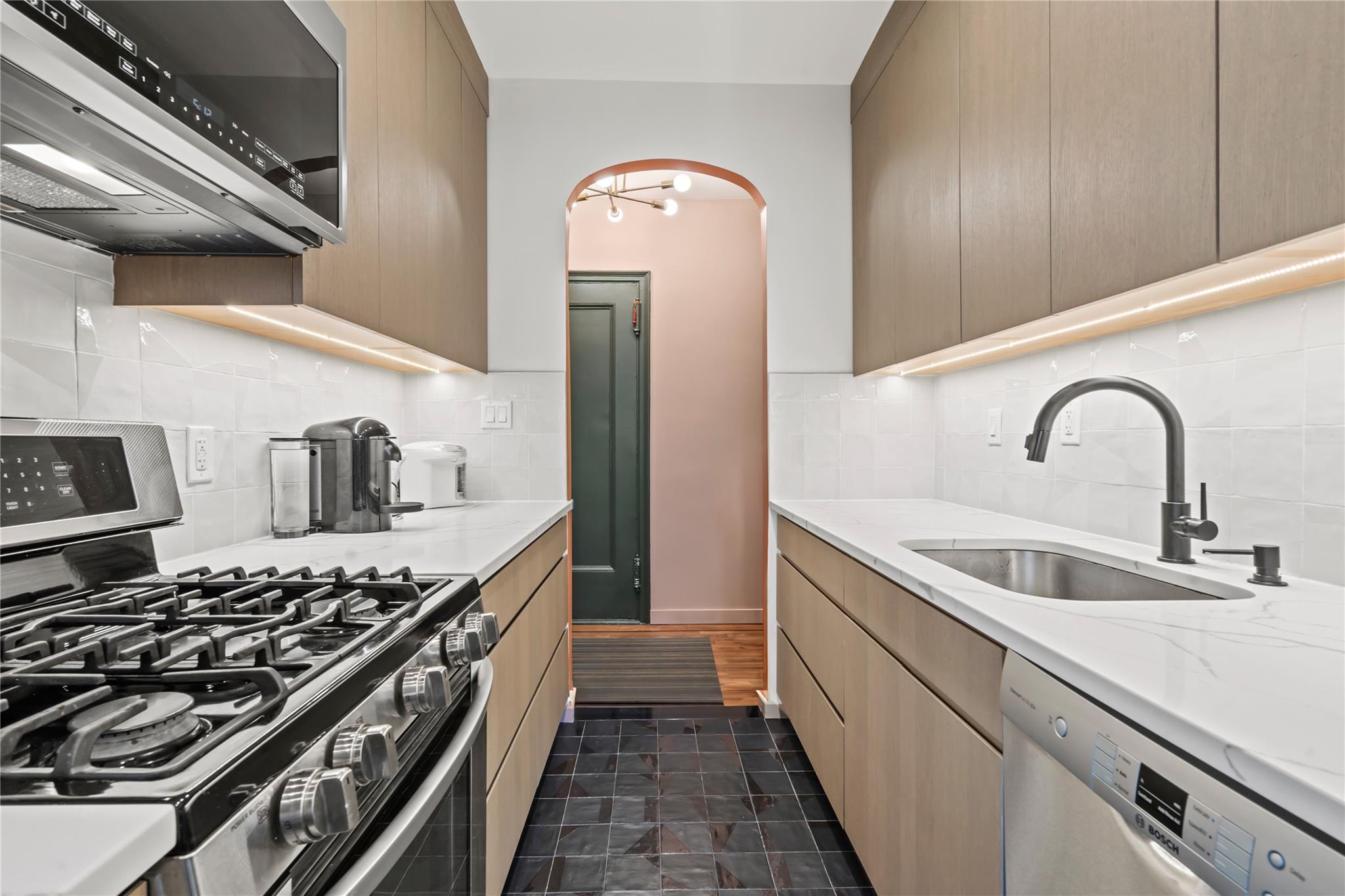 73-20 Austin Street #6K, Forest Hills, New York image 6