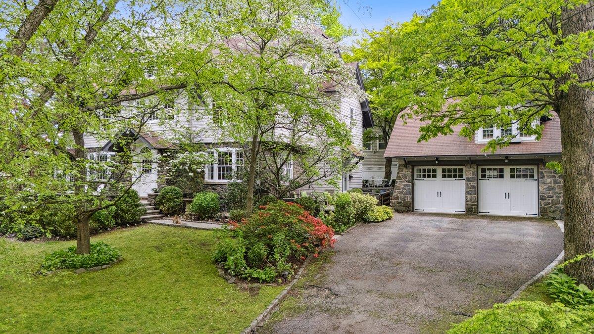 219 Rockingstone Avenue, Larchmont, New York image 31
