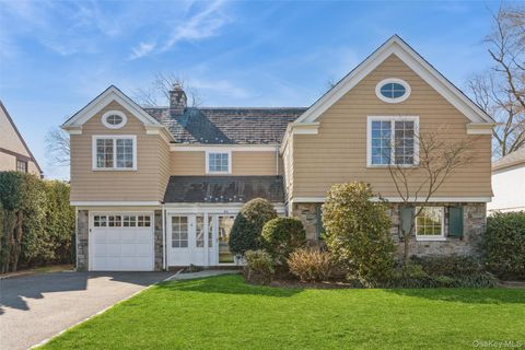 Photo of 46 Wyatt Road, Garden City, NY 11530 (MLS # 974216)